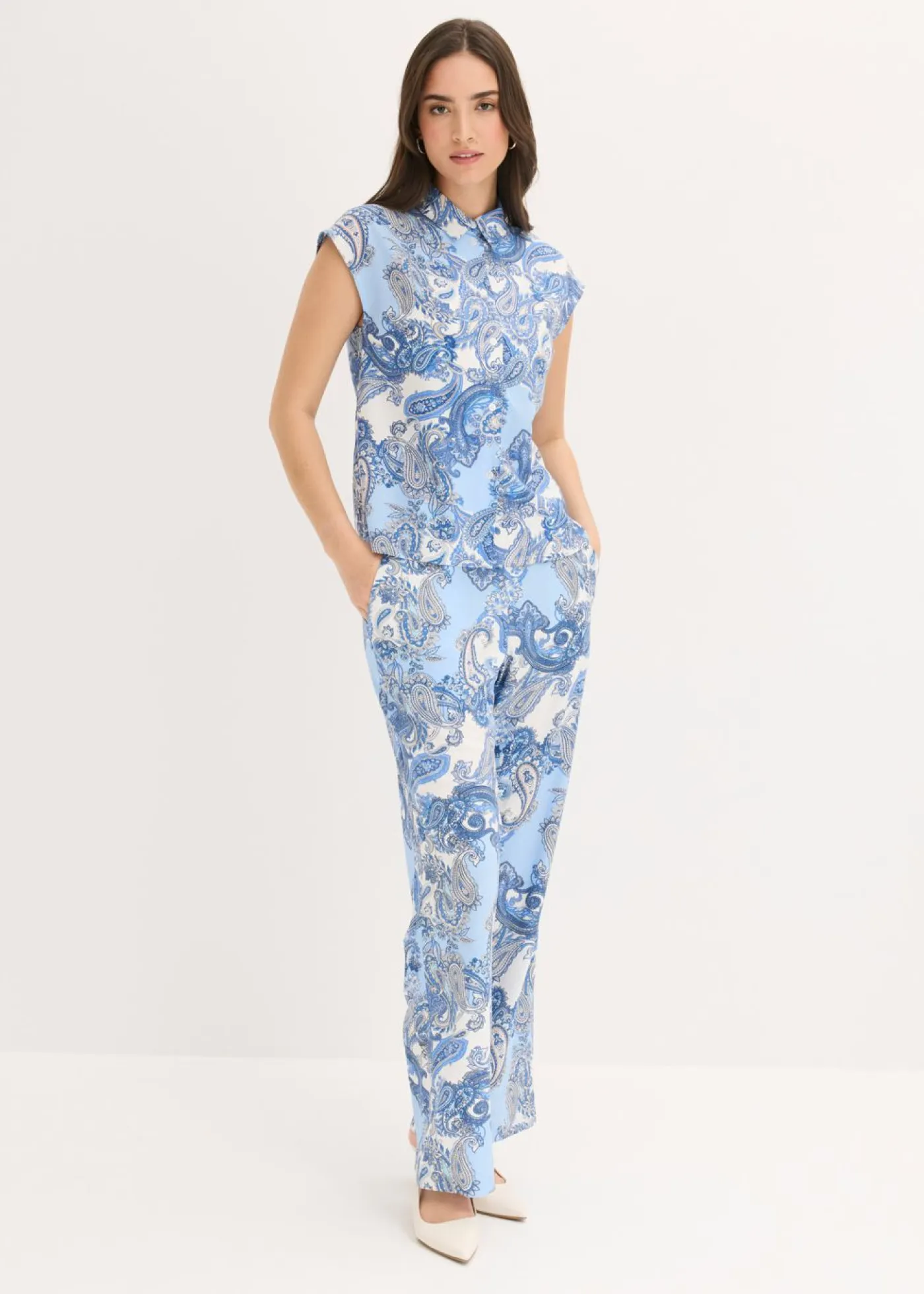 bonprix bonprix Conjuntos De Ropa|Pantalones>Pantalón estampado de viscosa fluida Blanco/azul claro con patrón paisley