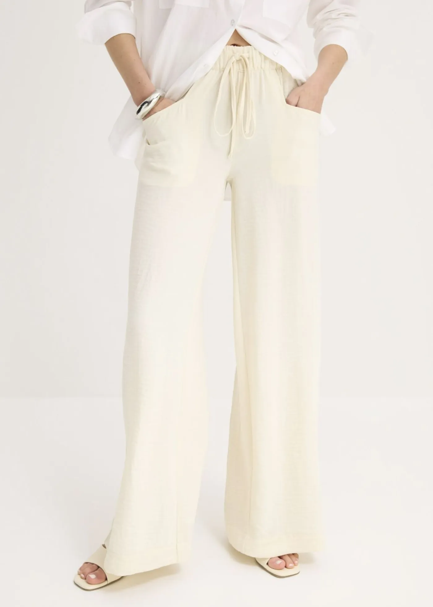 bonprix bonprix Pantalones>Pantalón Marlene de crepé ligero Beige natural