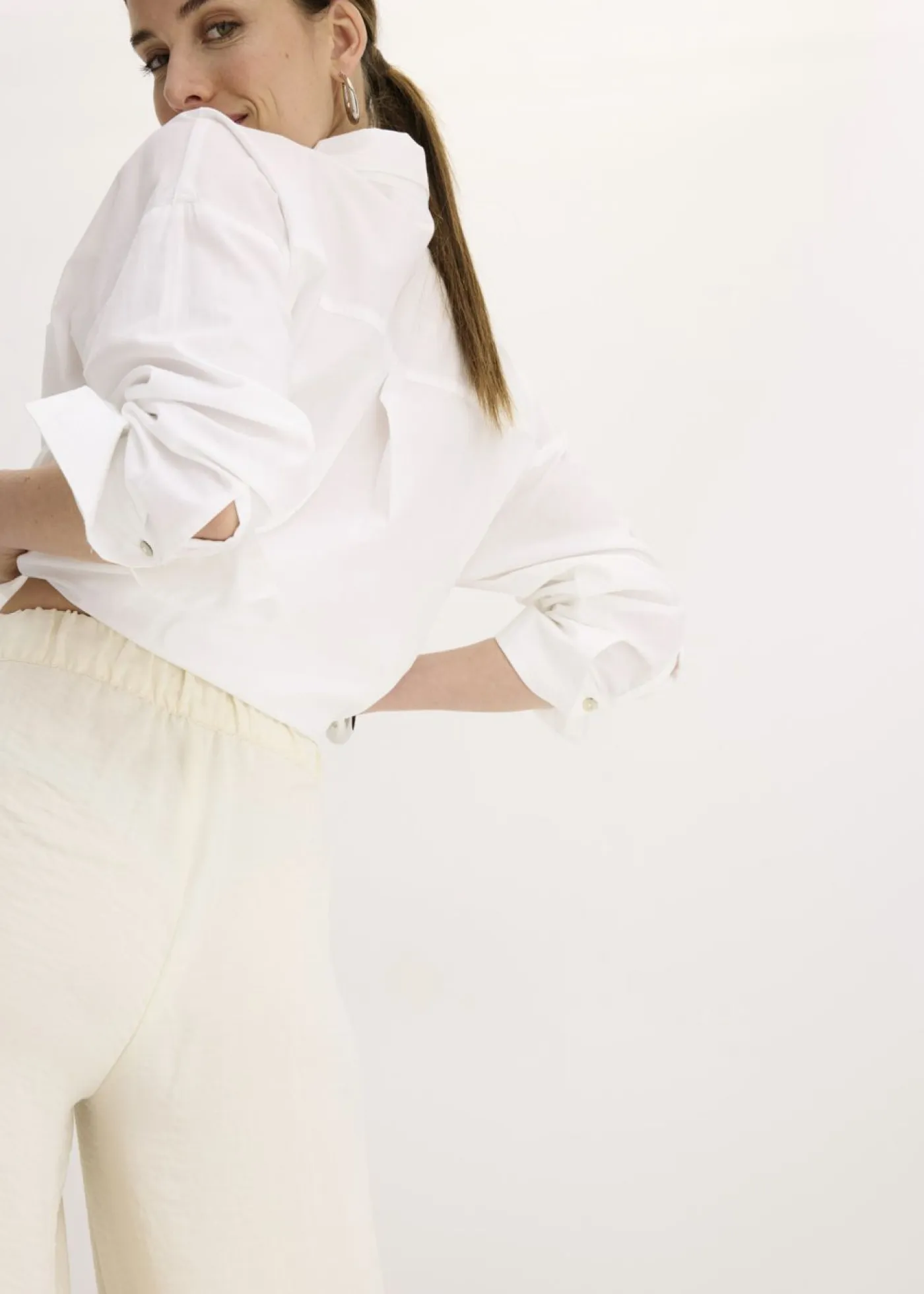 bonprix bonprix Pantalones>Pantalón Marlene de crepé ligero Beige natural