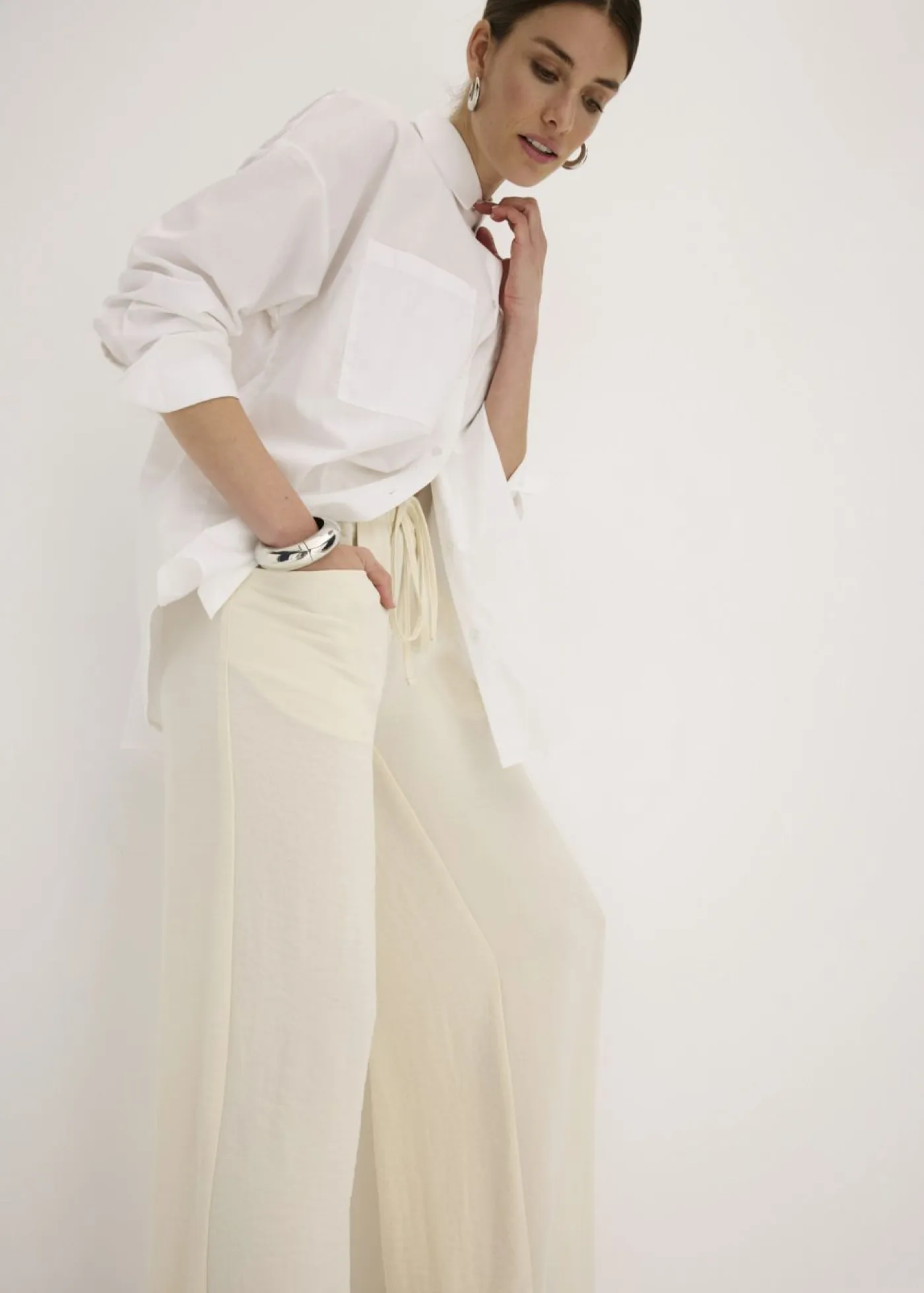 bonprix bonprix Pantalones>Pantalón Marlene de crepé ligero Beige natural