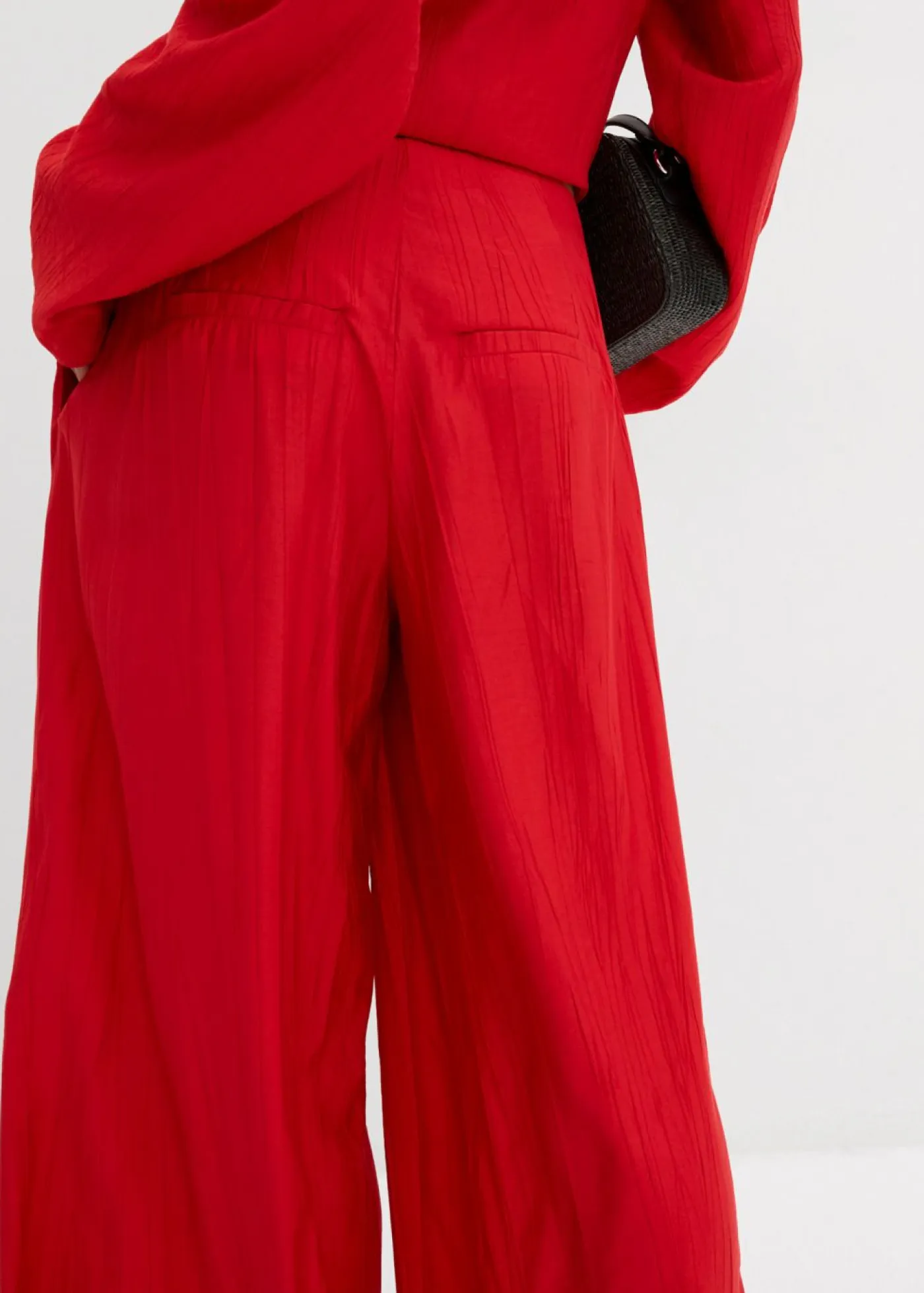 bonprix bonprix Conjuntos De Ropa|Esenciales>Pantalón palazzo de mezcla de viscosa arrugada con estructura Rojo salsa