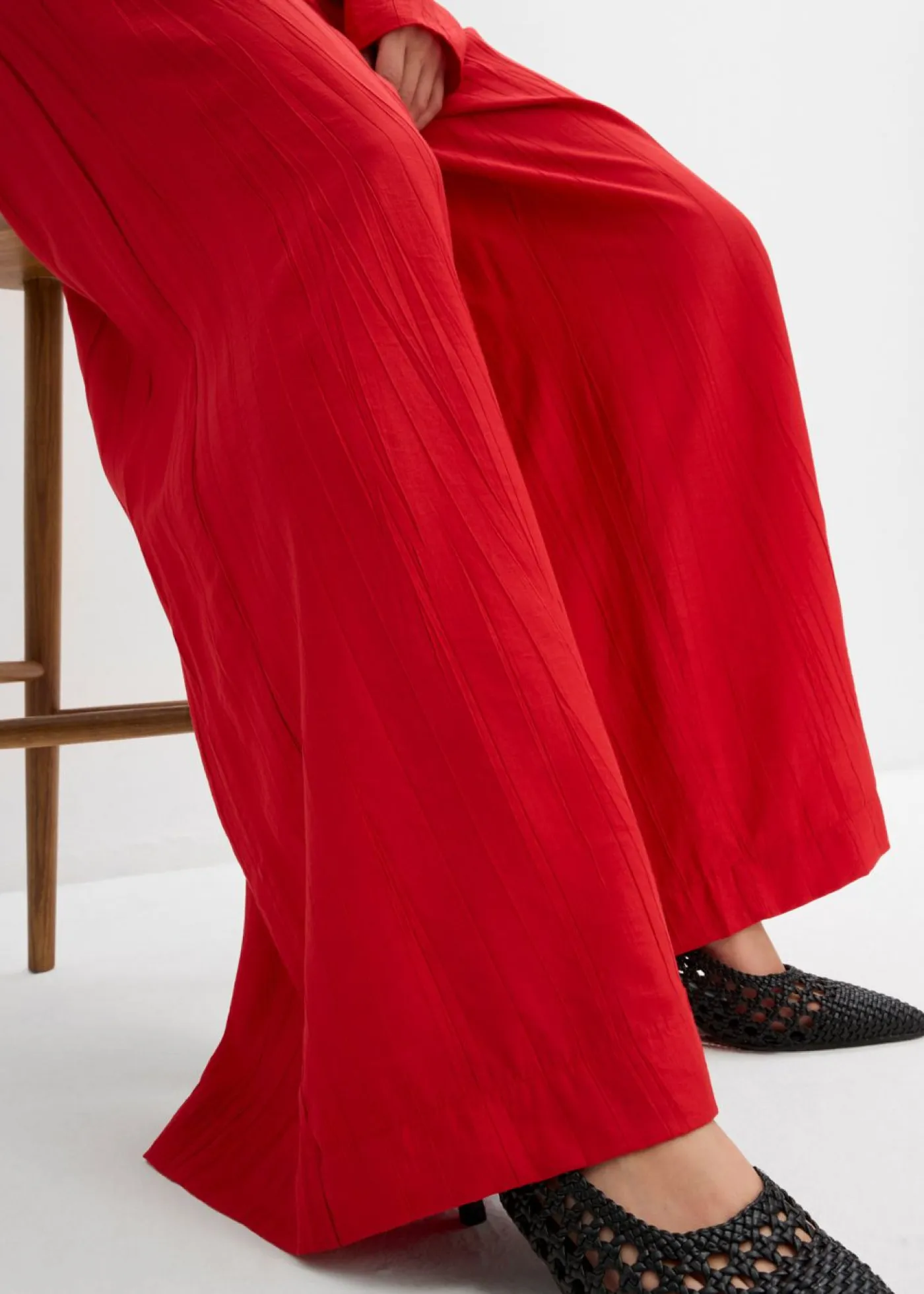 bonprix bonprix Conjuntos De Ropa|Esenciales>Pantalón palazzo de mezcla de viscosa arrugada con estructura Rojo salsa