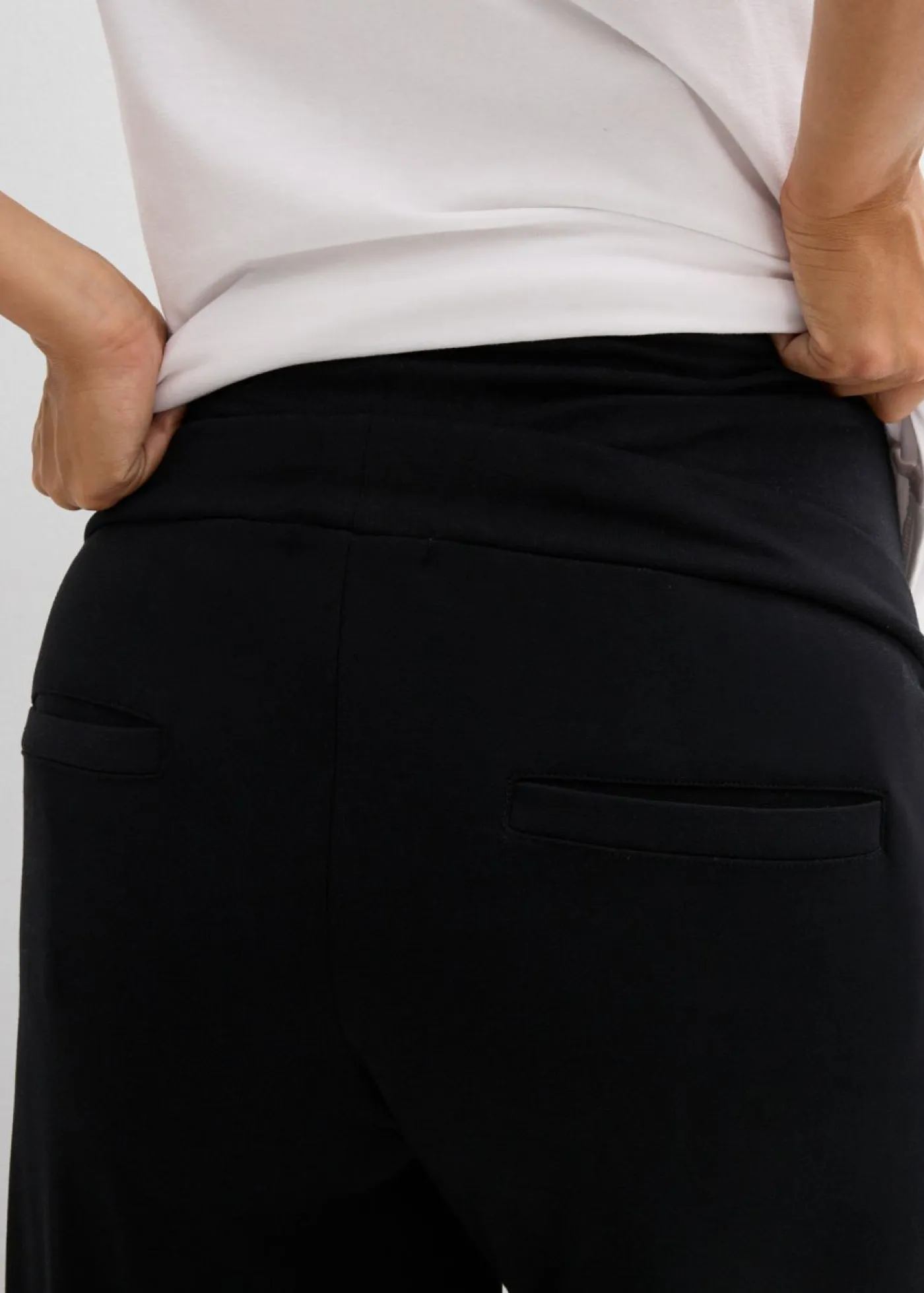 Mujer bonprix bonprix Pantalón premamá de cómodo Punto di Roma con perneras anchas