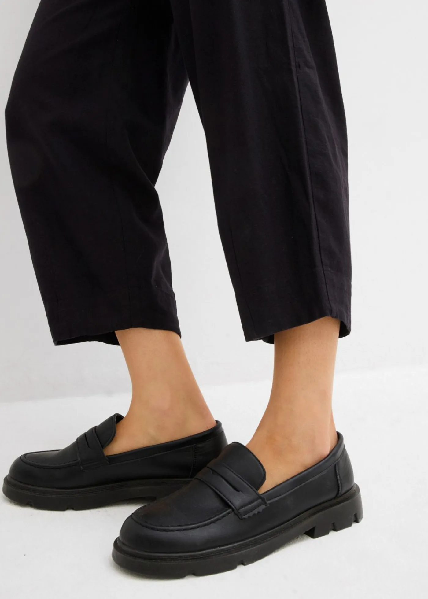 bonprix bonprix Pantalones>Pantalón sin cierre con lino y largo capri Negro