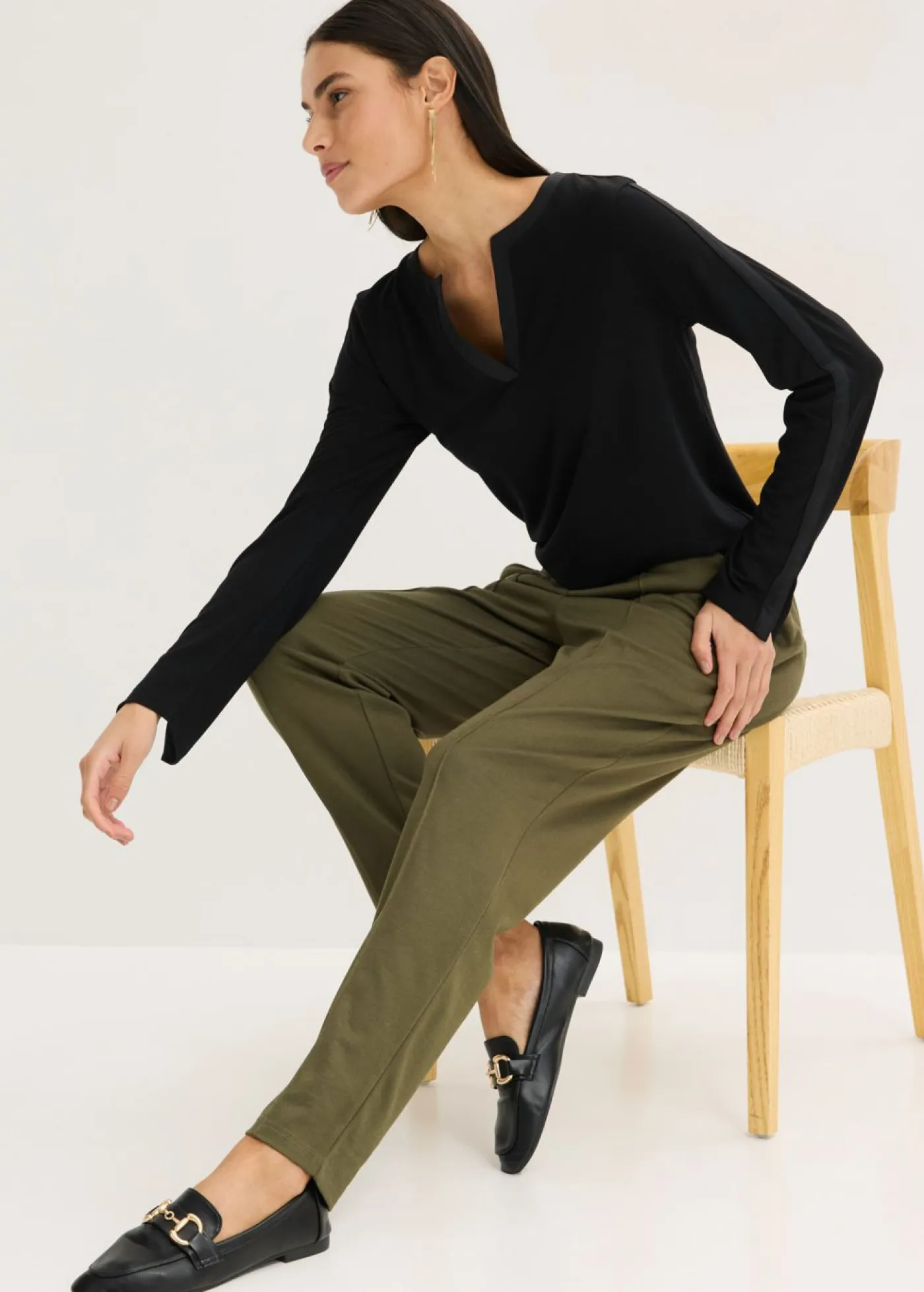 bonprix bonprix Pantalones>Pantalón sin cierre con ribete Verde oliva oscuro