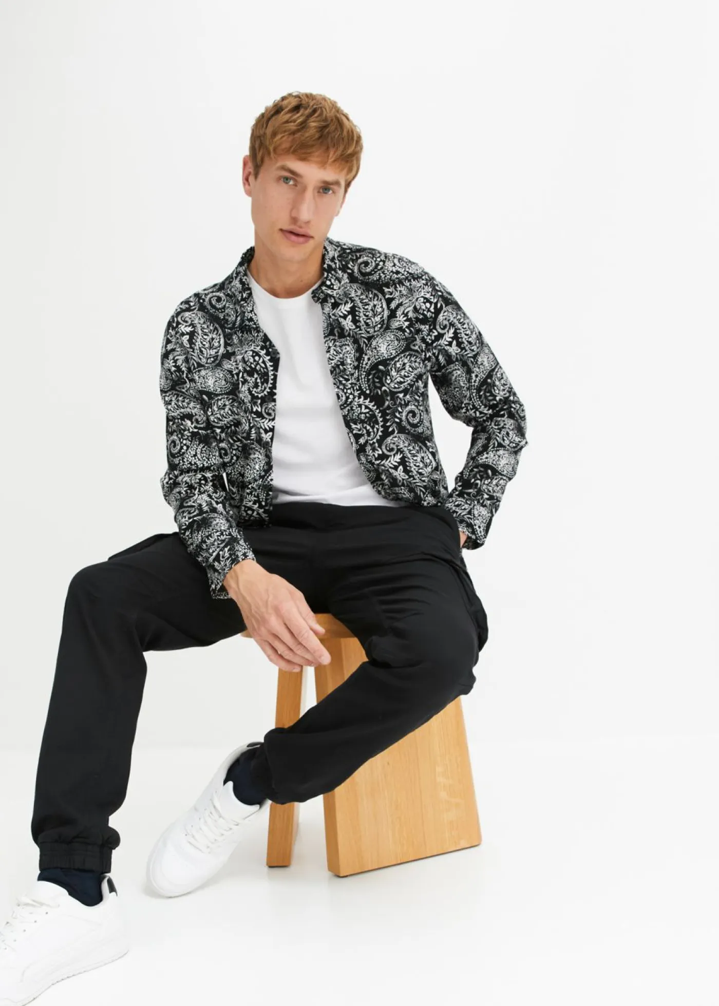 Hombre bonprix bonprix Pantalón sin cierre tipo cargo con recto y regular