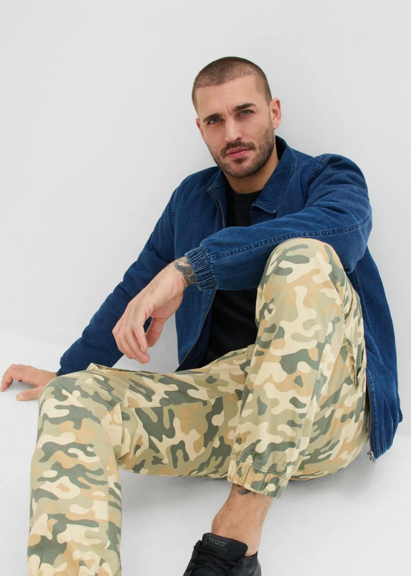 Hombre bonprix bonprix Pantalón sin cierre tipo cargo con recto y regular