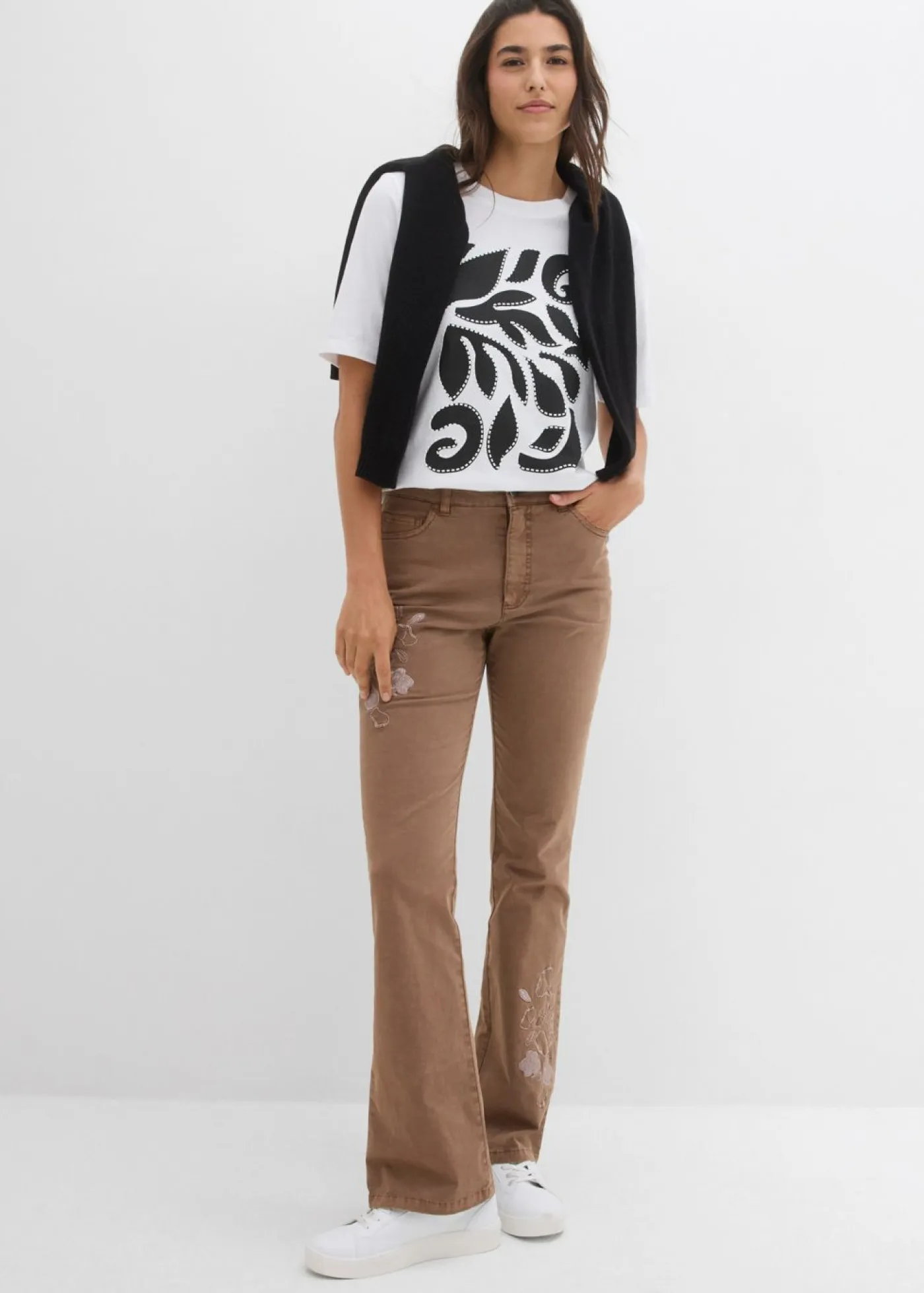 bonprix bonprix Vaqueros|Pantalones>Pantalón tipo bootcut con bordado Marrón castaño