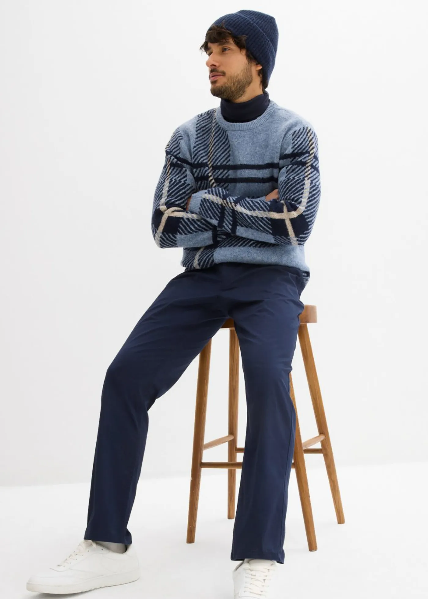 bonprix bonprix Pantalones>Pantalón tipo chino con corte regular, cinturilla elástica, cinturón y forma recta Azul marino