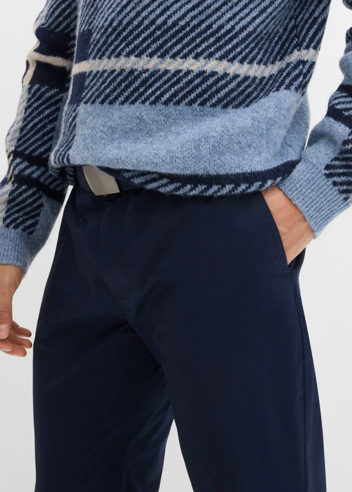 bonprix bonprix Pantalones>Pantalón tipo chino con corte regular, cinturilla elástica, cinturón y forma recta Azul marino