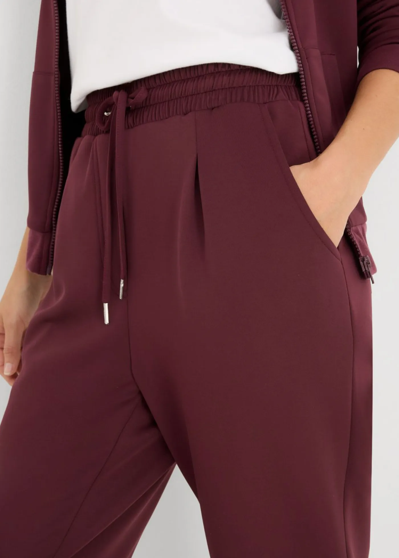 bonprix bonprix Básicos|Pantalones>Pantalón tipo chino de neopreno rojo burdeos