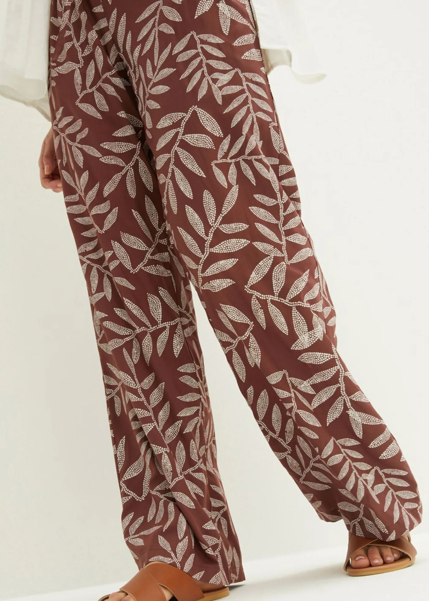 bonprix bonprix Pantalones>Pantalón tipo palazzo de viscosa sostenible con estampado Marrón tierra-blanco estampado
