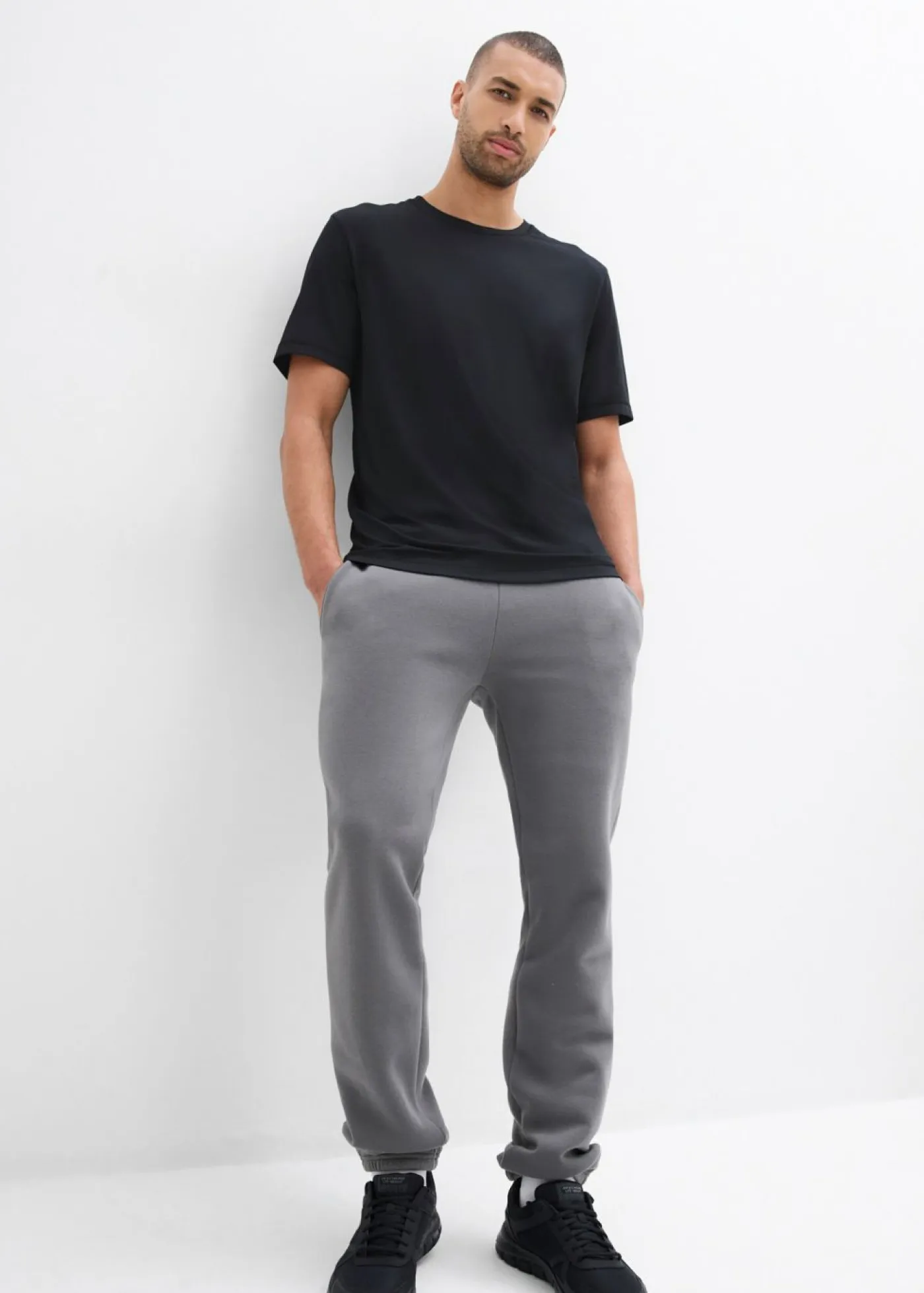 bonprix bonprix Ropa Deportiva|Pantalones>Pantalón térmico de chándal de material de secado rápido Gris granito