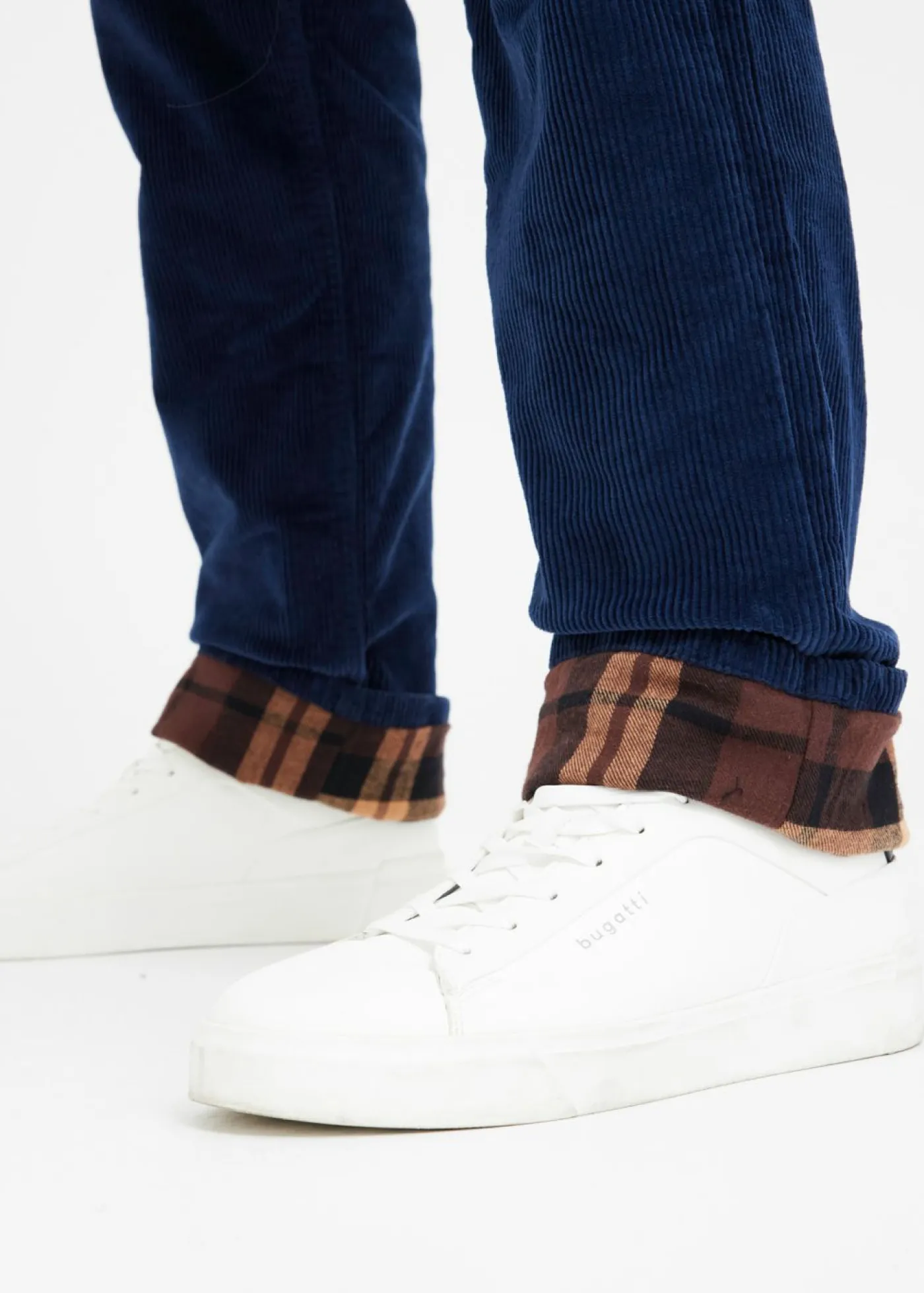 bonprix bonprix Ropa Térmica|Outdoor>Pantalón térmico de pana con corte informal, forro de franela y diseño recto Azul almirante