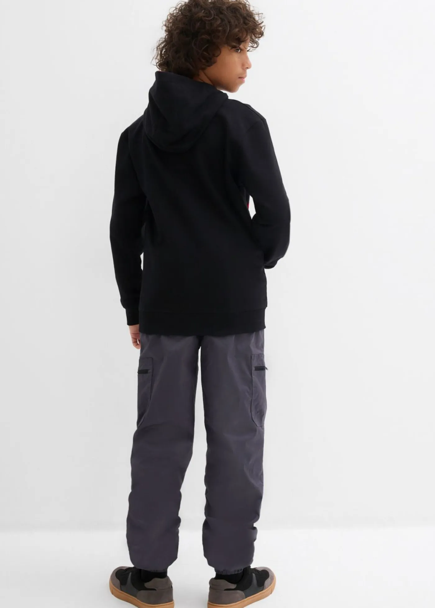 Niños bonprix bonprix Pantalón térmico tipo cargo con corte holgado y forro de punto