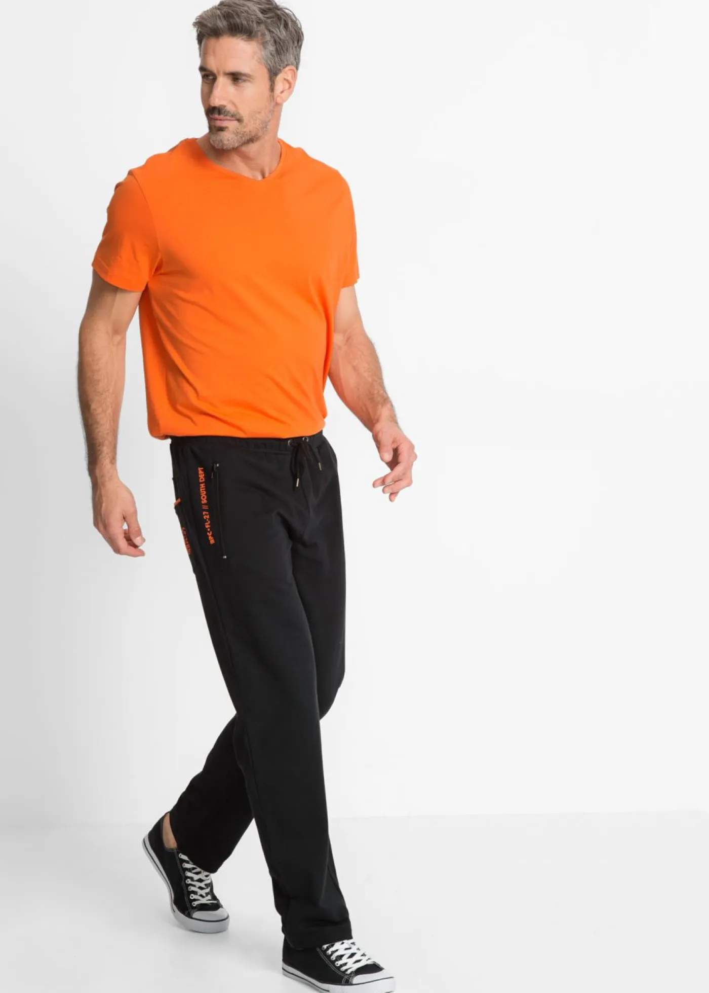 bonprix bonprix Básicos En Rebajas|Ropa Deportiva>Pantalones de chándal con prácticos bolsillos con cremallera, confeccionados en algodón orgánico Negro