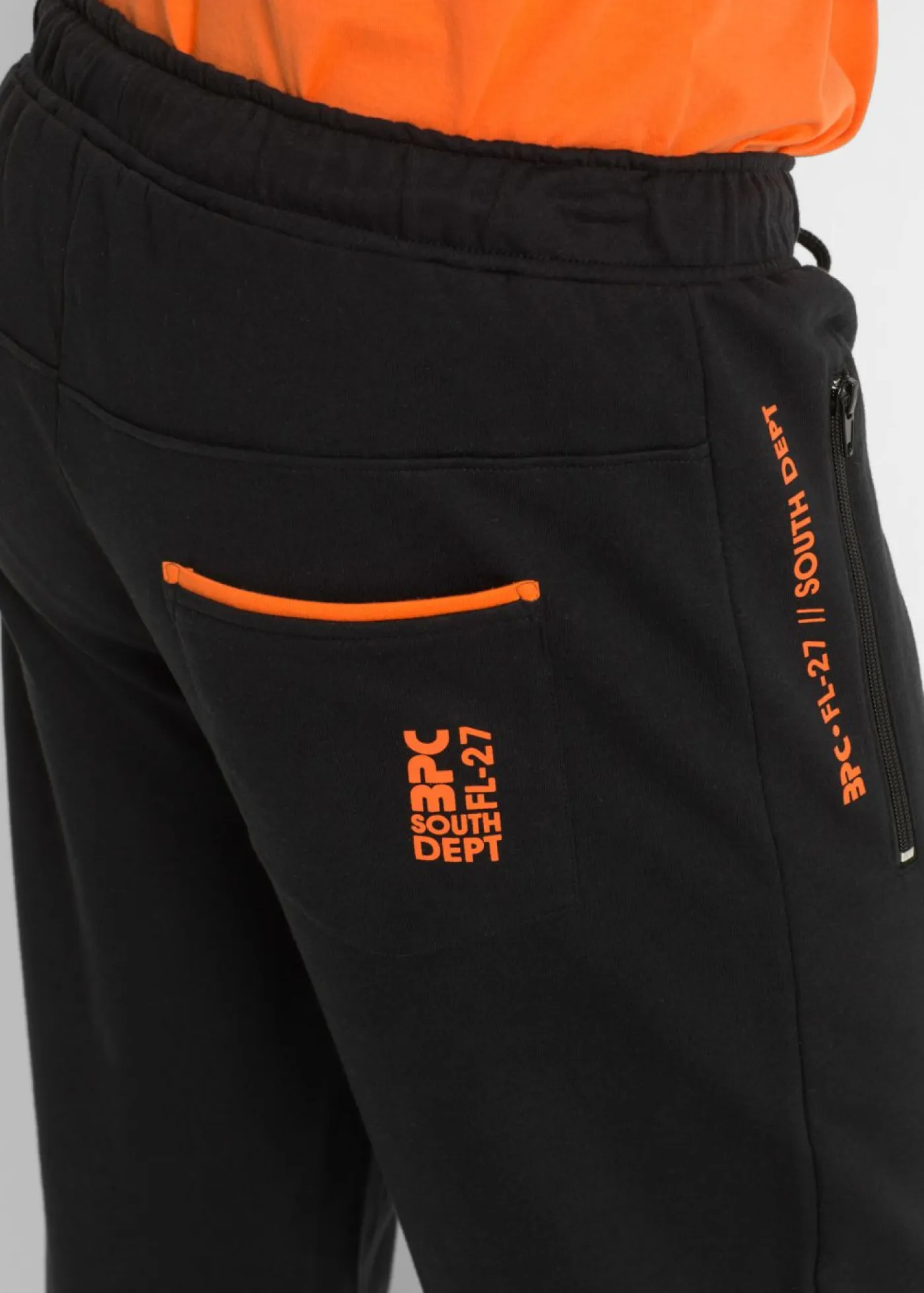 bonprix bonprix Básicos En Rebajas|Ropa Deportiva>Pantalones de chándal con prácticos bolsillos con cremallera, confeccionados en algodón orgánico Negro