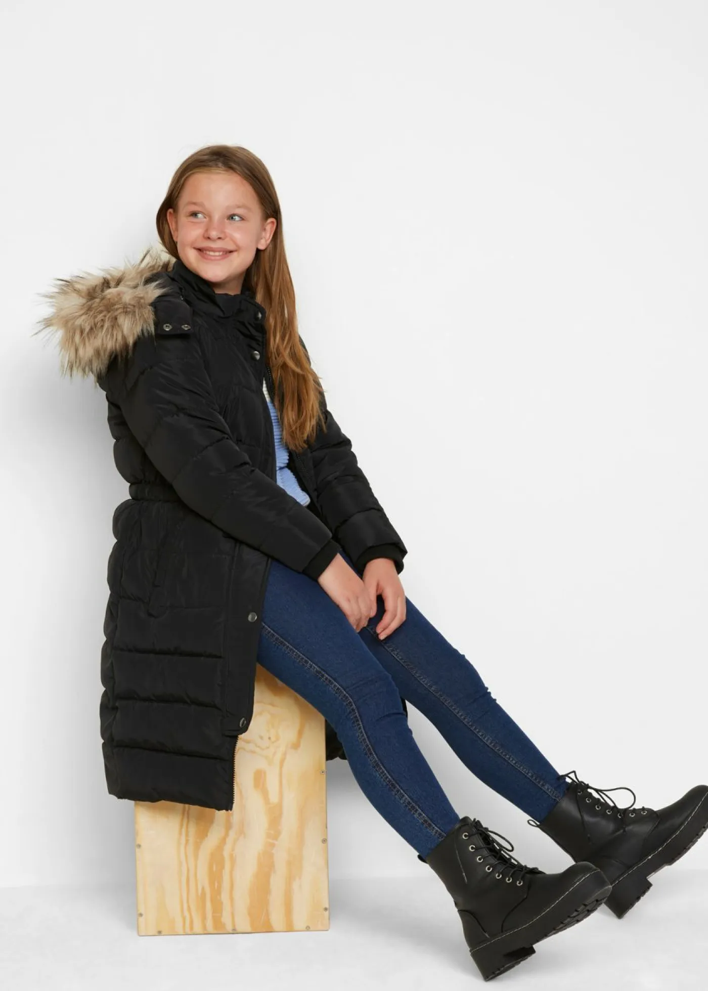 bonprix bonprix Ropa 9 A 16 Años·Chaquetas Y Outdoor>Parka acolchada de invierno con capucha desmontable Negro