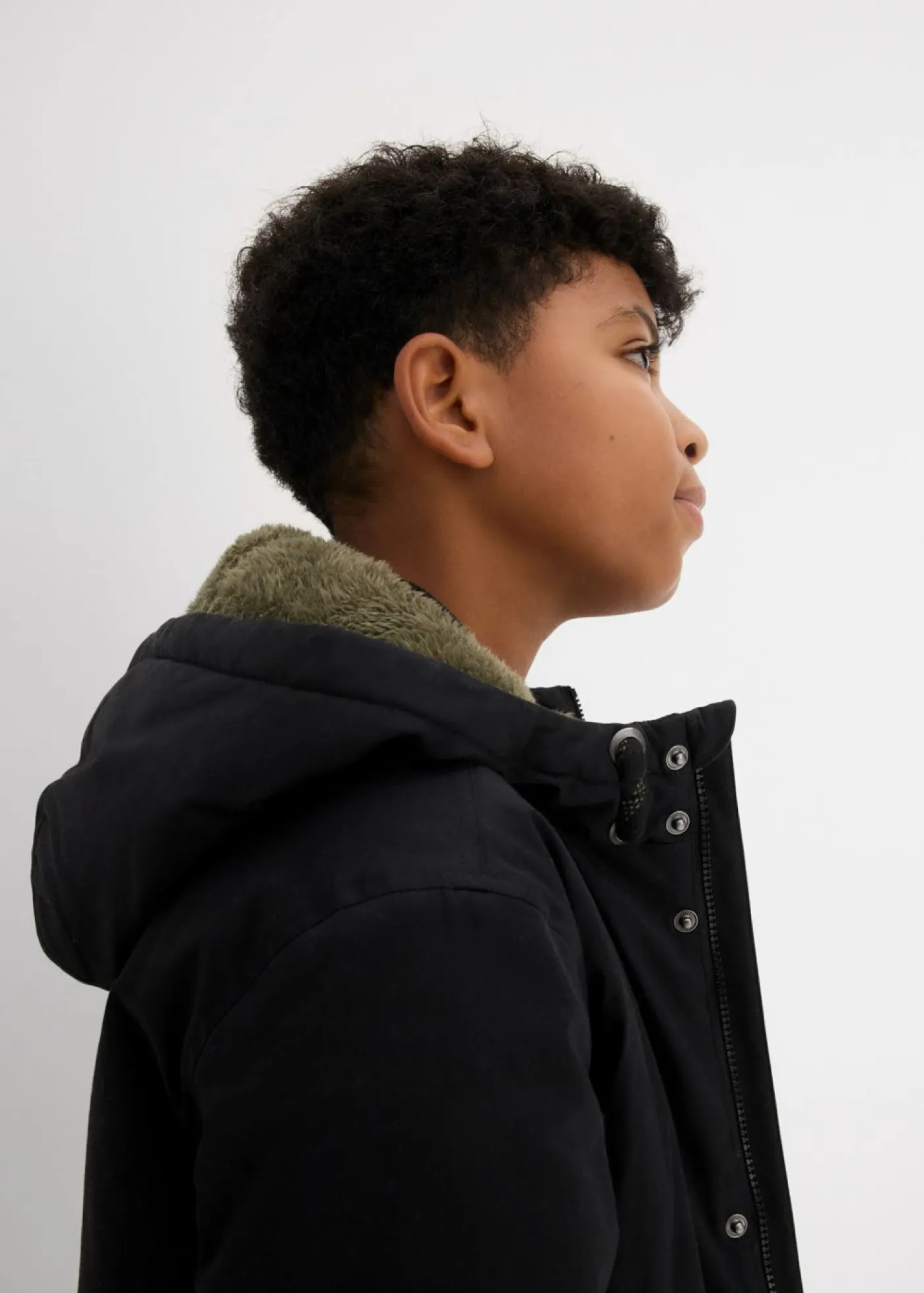 bonprix bonprix Ropa 9 A 16 Años·Chaquetas Y Ropa Outdoor>Parka impermeable de invierno con forro cálido Negro-verde oliva