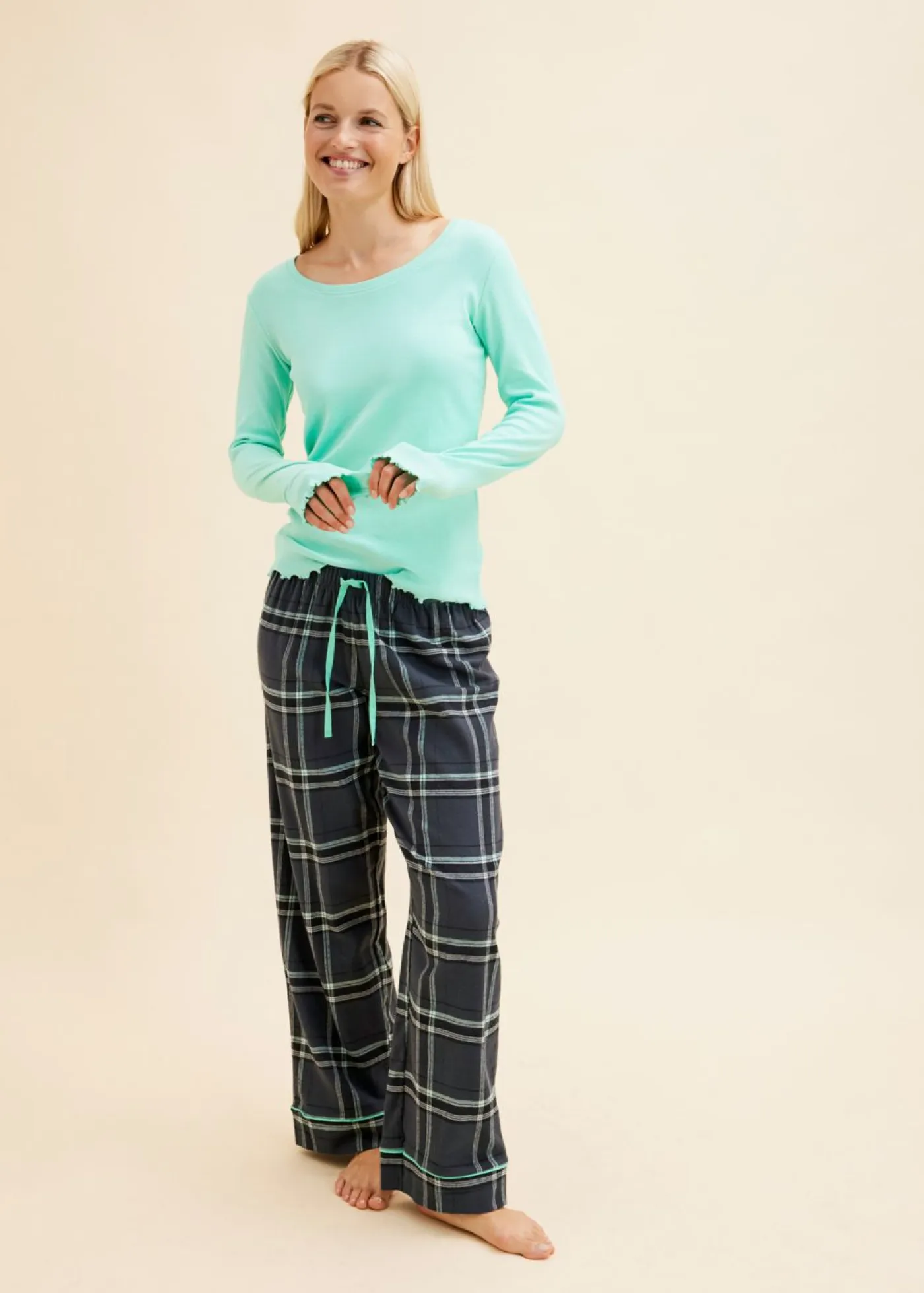 bonprix bonprix Ropa Para Dormir>Pijama con camiseta de canalé y pantalón de franela azul mentol-azul oscuro a cuadros