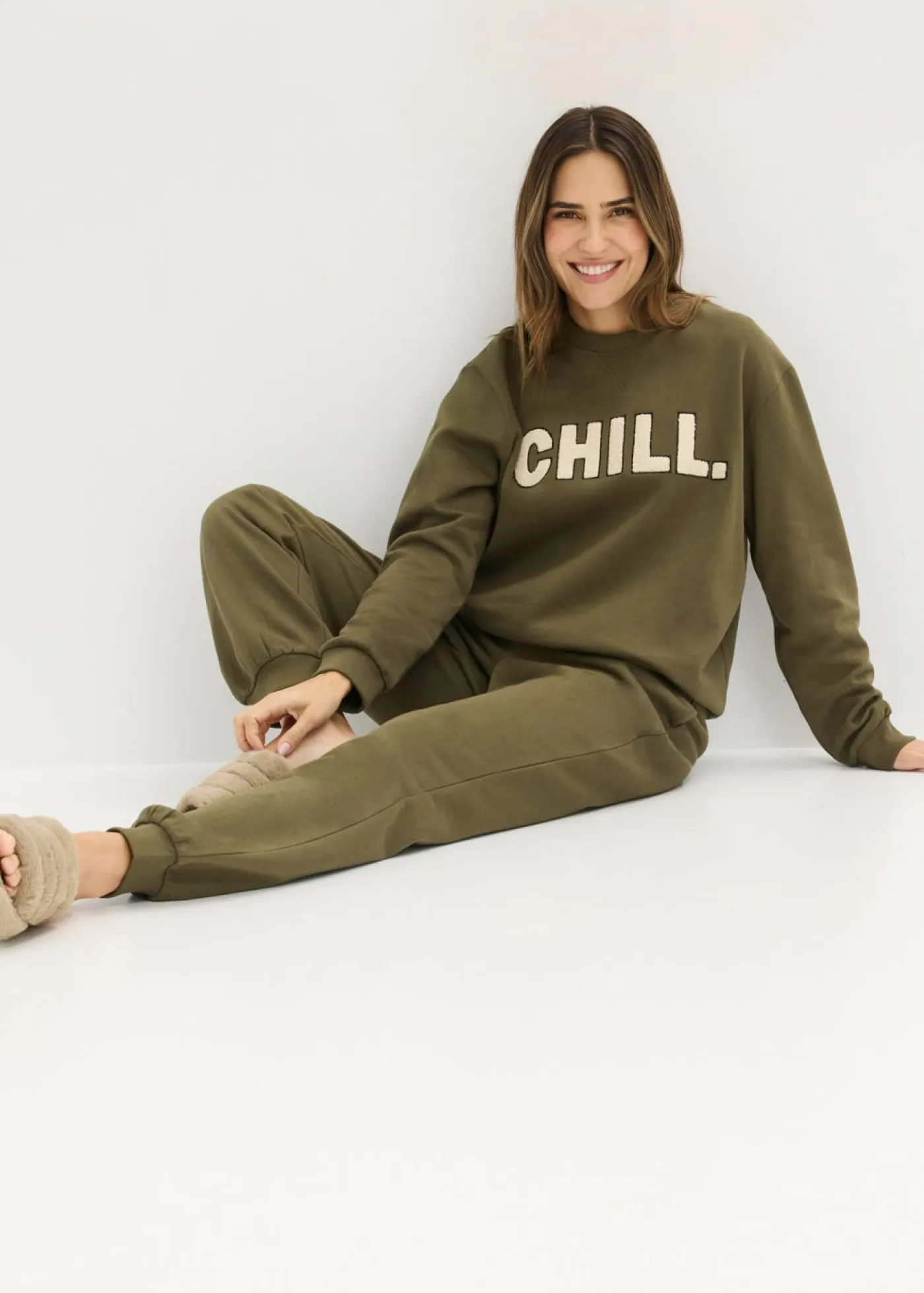 bonprix bonprix Homewear|Ropa Para Dormir>Pijama tipo chándal Verde oliva oscuro