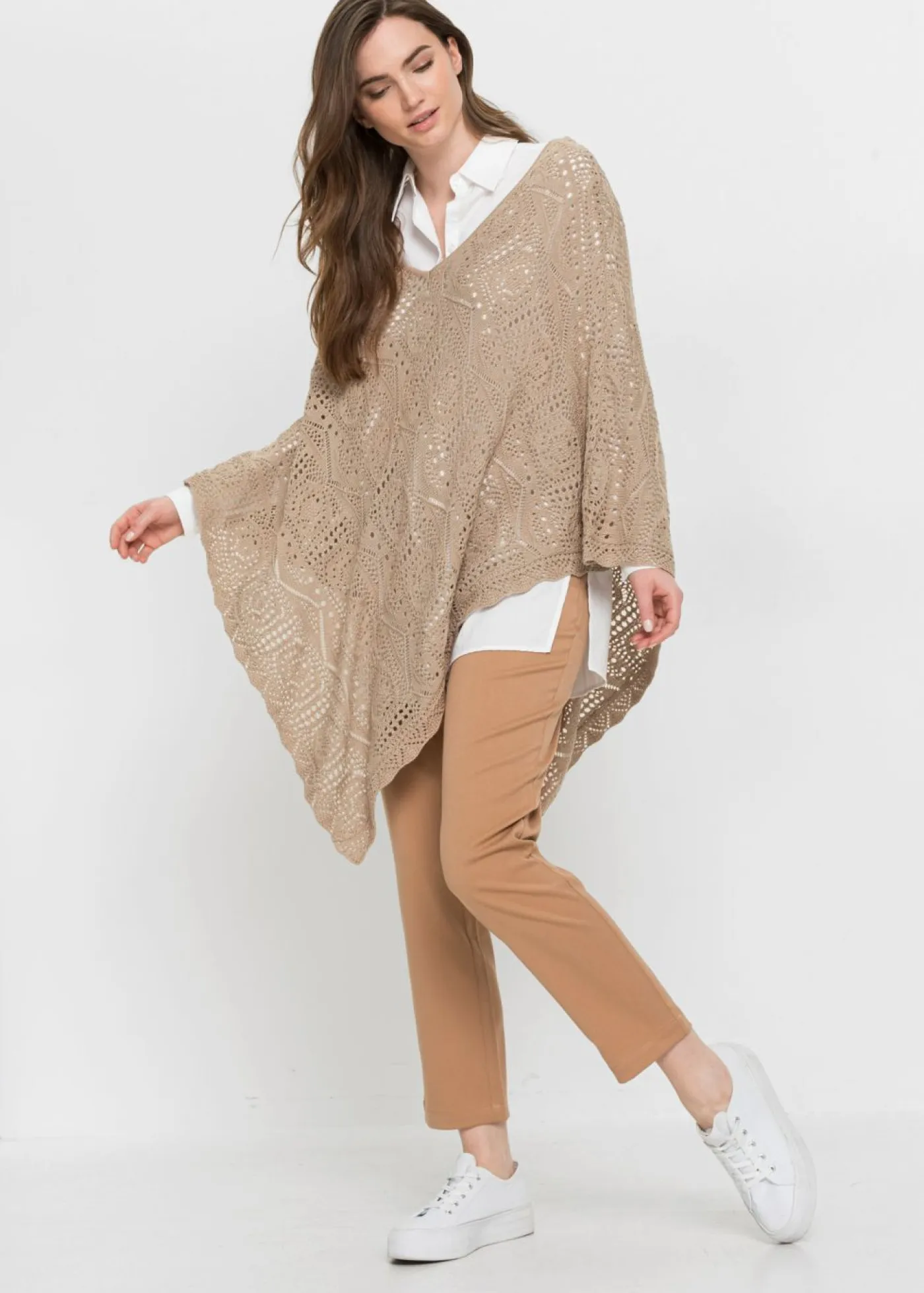 bonprix bonprix Ponchos|Jerséis>Poncho con aspecto de ganchillo Beige almendra