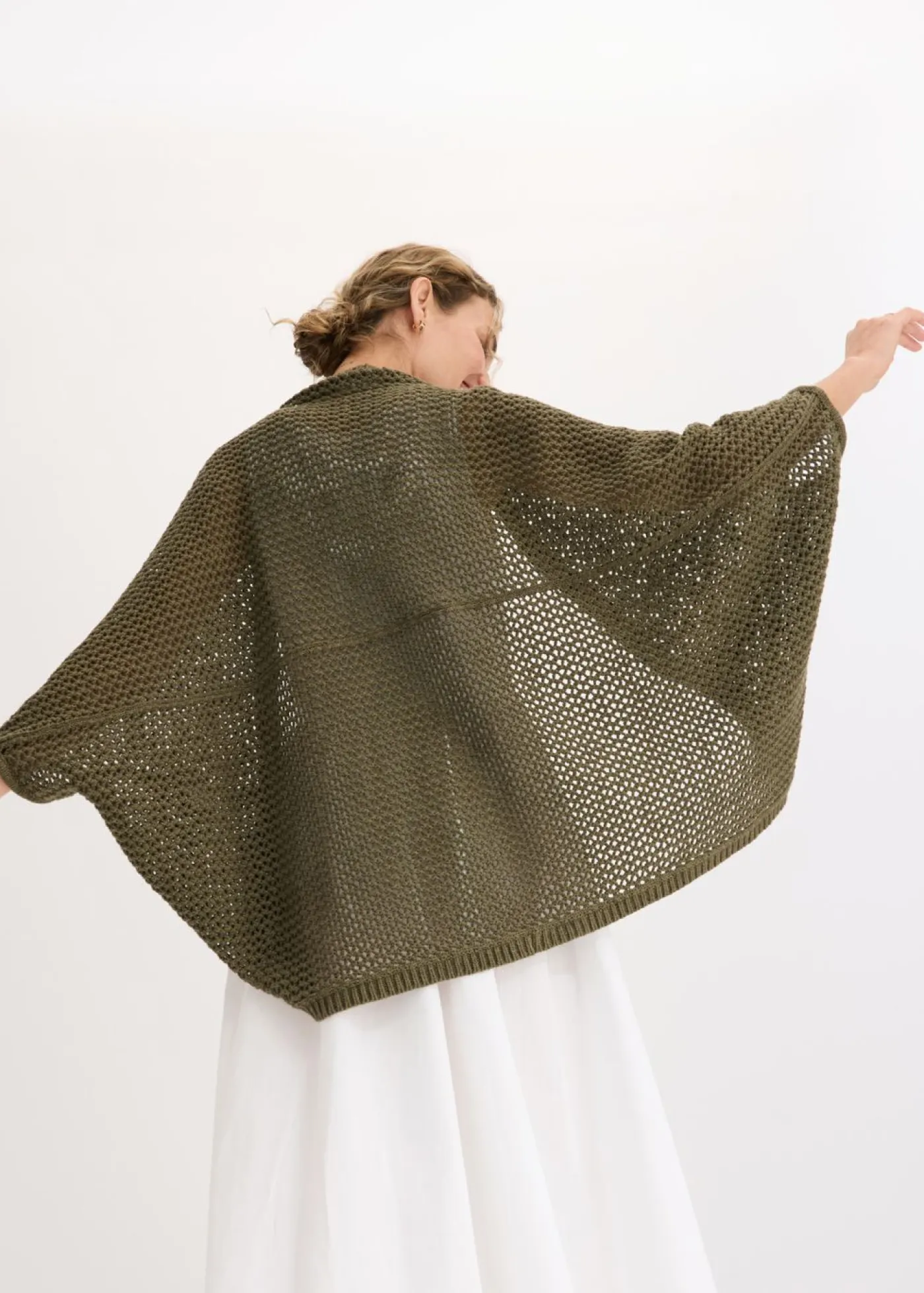 bonprix bonprix Ponchos|Premium>Poncho de punto de ajour con contenido de lino Verde oliva oscuro