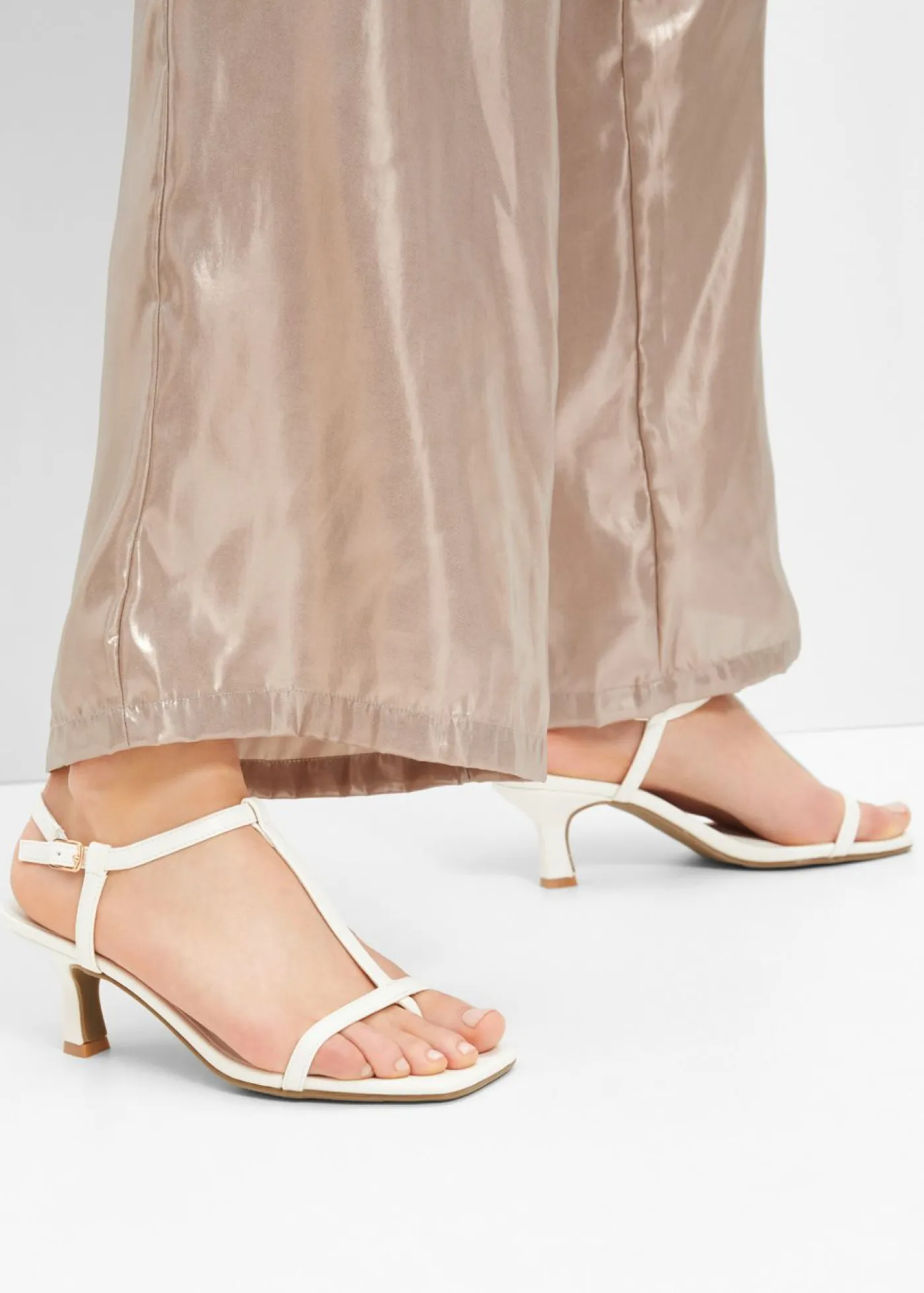 bonprix bonprix Tendencias·Fiesta|Zapatos Primavera-Verano>Sandalias de tiras Blanco-crema