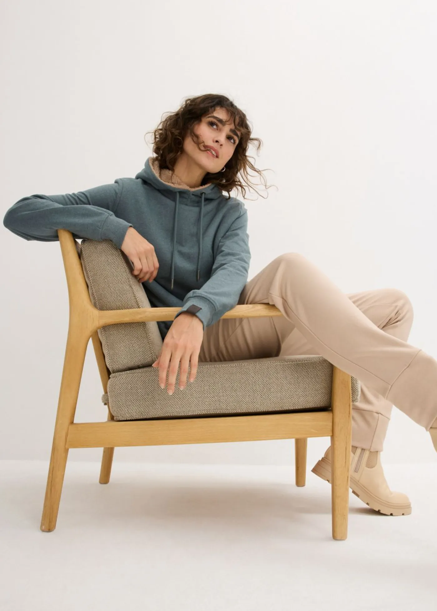 bonprix bonprix Ropa Cómoda>Sudadera con capucha Verde eucalipto