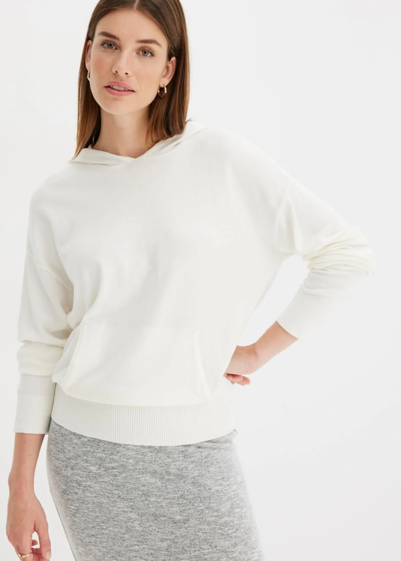 bonprix bonprix Jerséis|Ropa De Punto>Sudadera con capucha de punto y bolsillo canguro en mezcla de viscosa Blanco lana