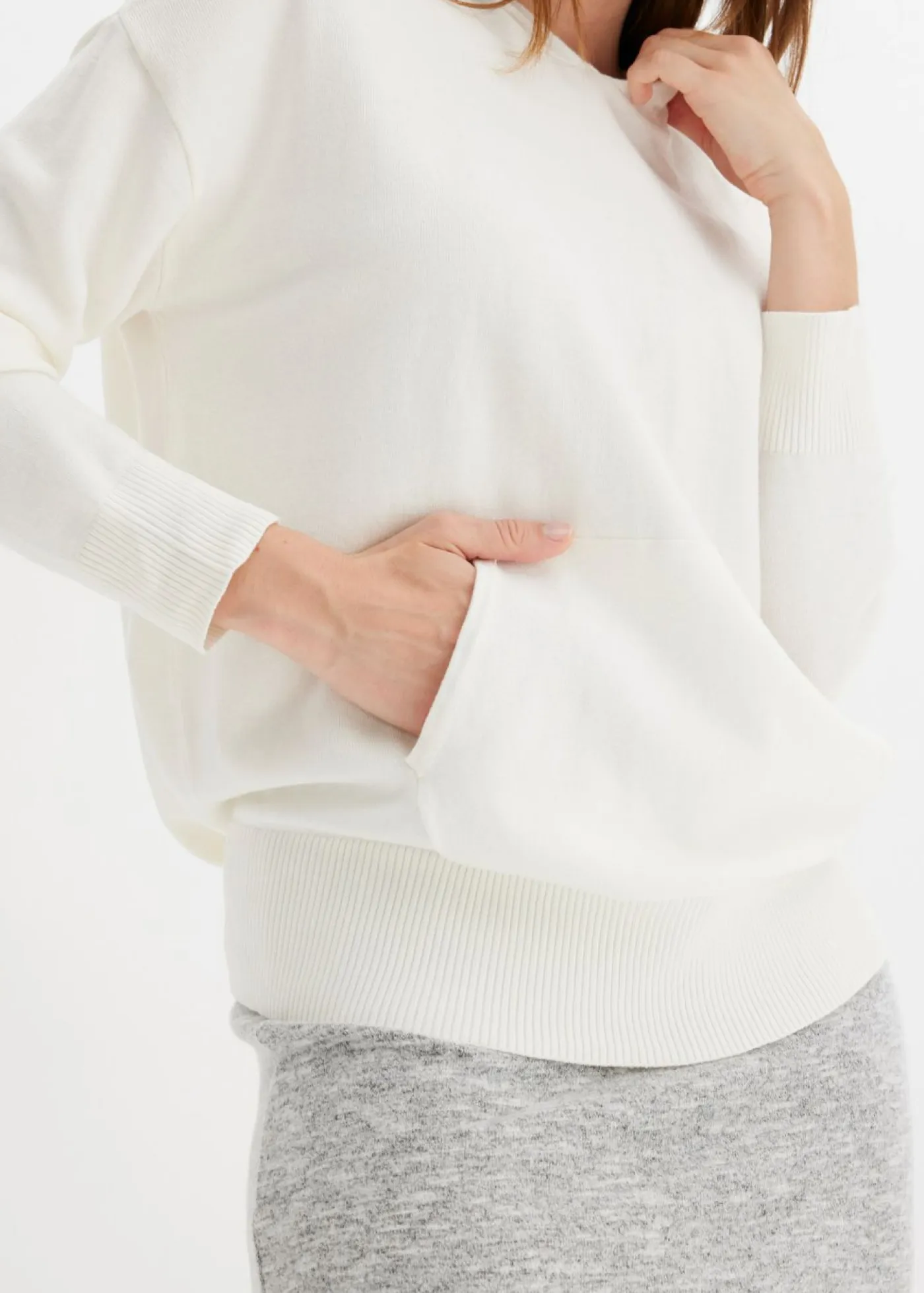 bonprix bonprix Jerséis|Ropa De Punto>Sudadera con capucha de punto y bolsillo canguro en mezcla de viscosa Blanco lana