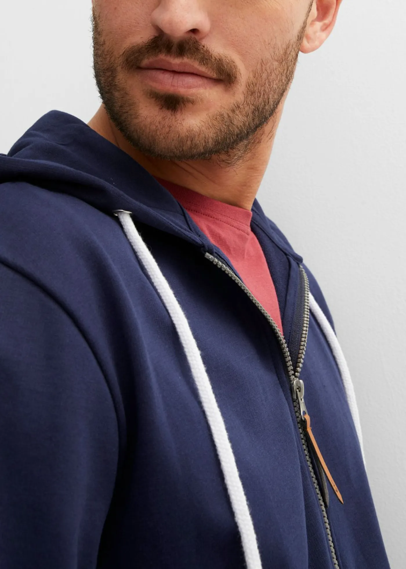 bonprix bonprix Chándals>Sudadera con capucha y detalles de piel sintética Azul marino