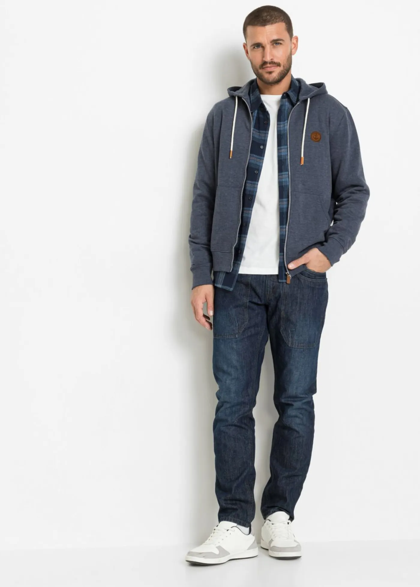 bonprix bonprix Ropa Deportiva|Chándals>Sudadera con capucha y detalles de piel sintética azul marino moteado