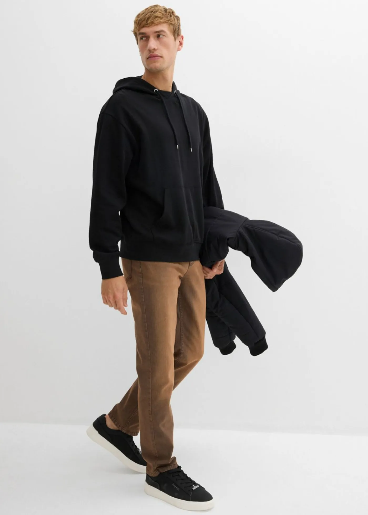 Hombre bonprix bonprix Sudadera de algodón orgánico puro con capucha y corte holgado