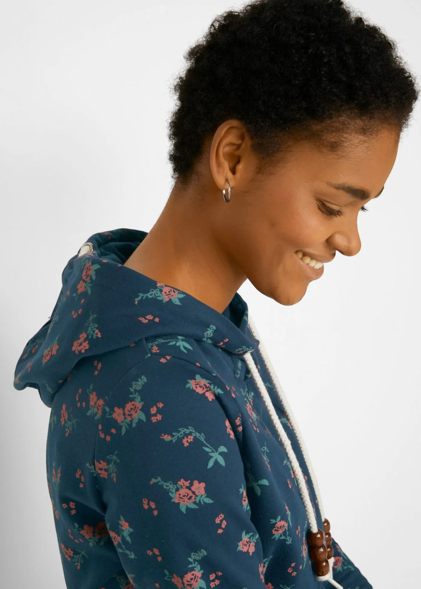 bonprix bonprix Ropa Cómoda>Sudadera de algodón puro con capucha y cordones Azul oscuro