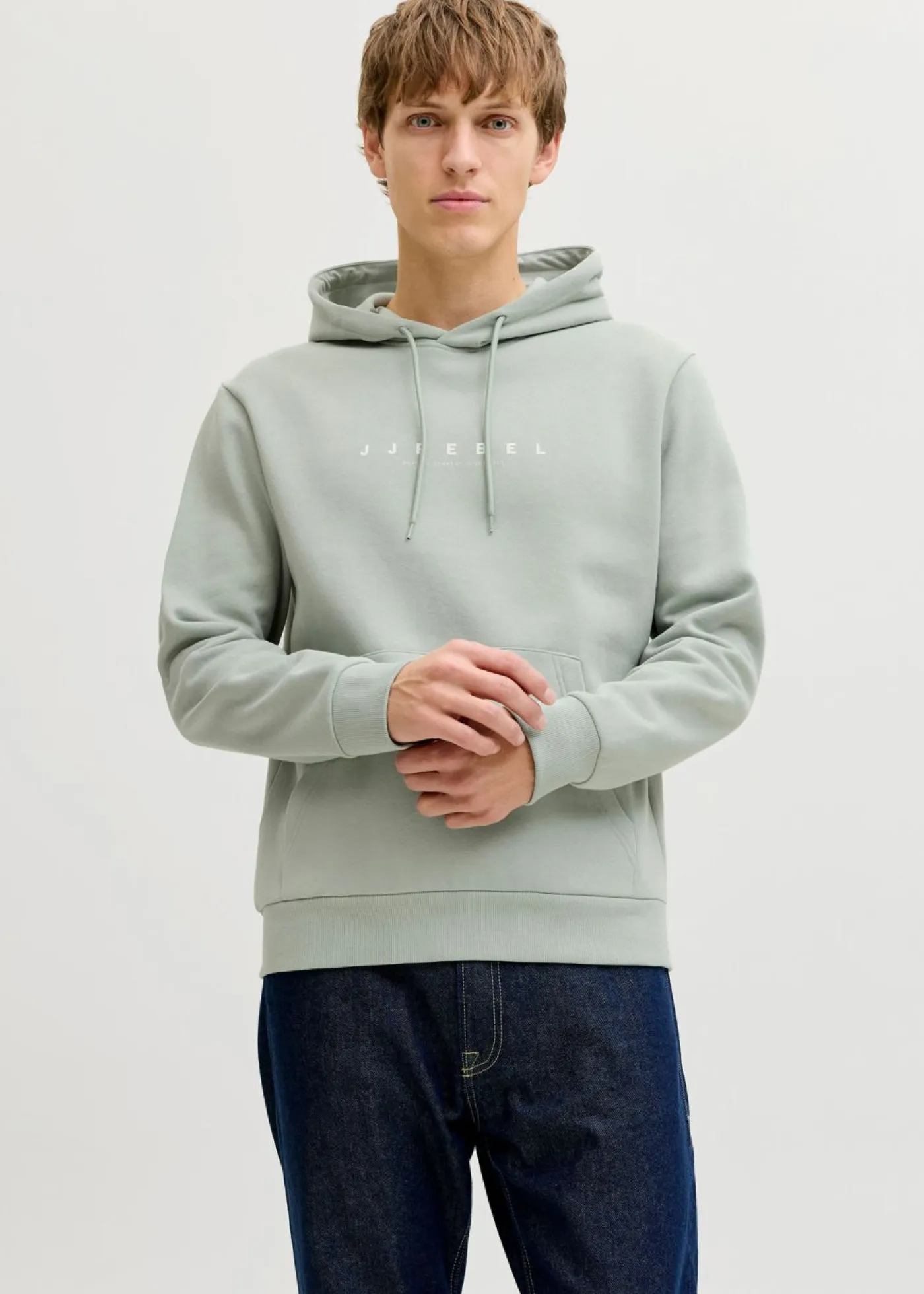 bonprix JJ REBEL Chándals>Sudadera de JJ REBEL con capucha y corte holgado Verde