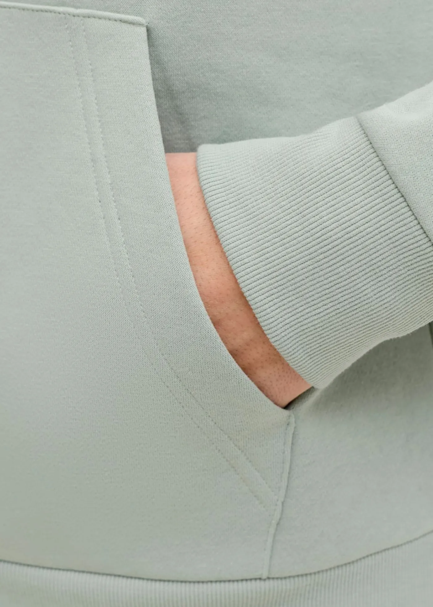 bonprix JJ REBEL Chándals>Sudadera de JJ REBEL con capucha y corte holgado Verde