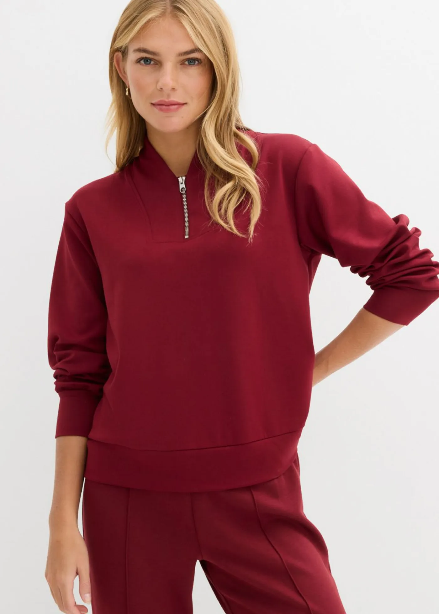 bonprix bonprix Ropa Cómoda>Sudadera de neopreno de mezcla de viscosa suave Rojo rubí