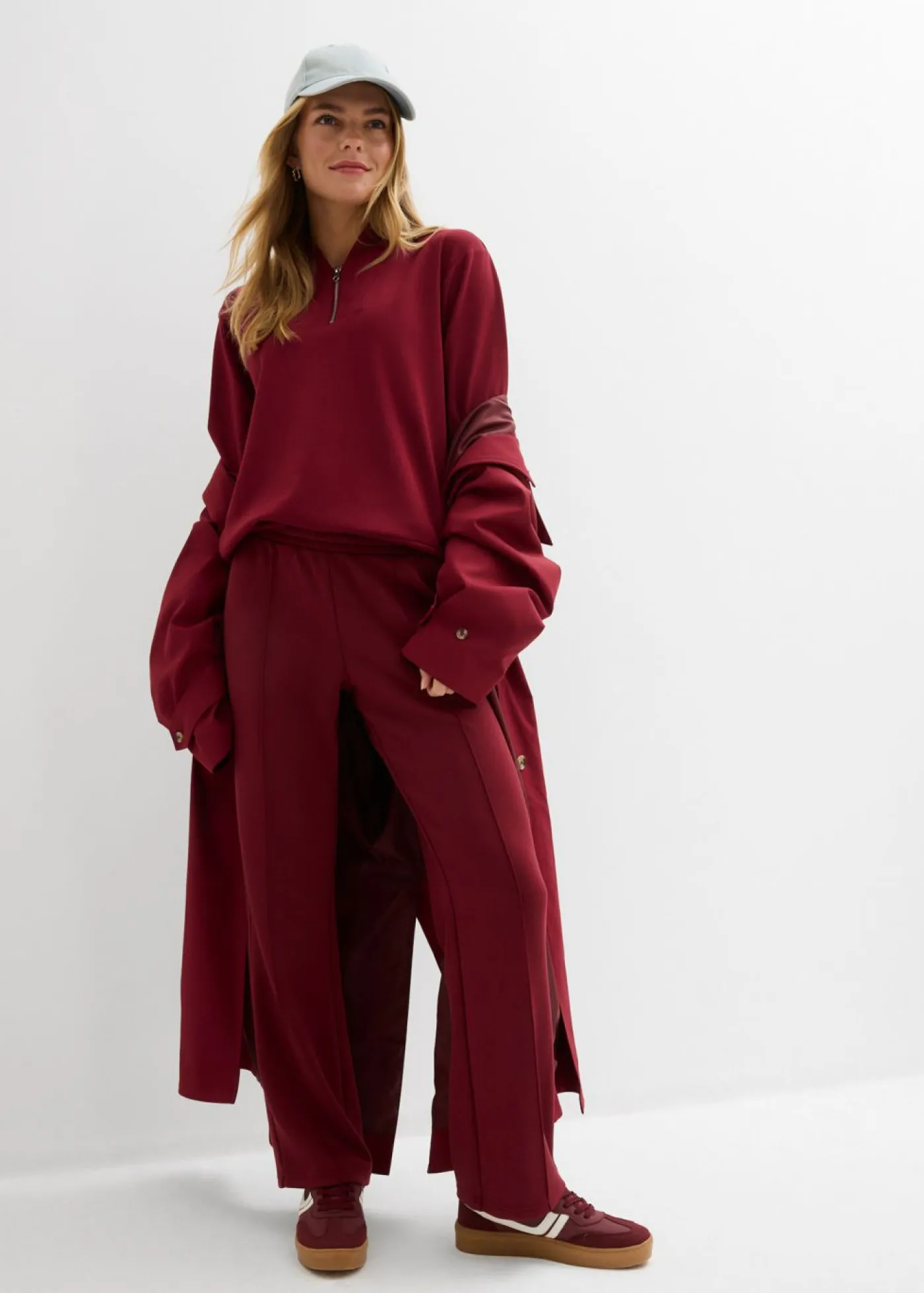 bonprix bonprix Ropa Cómoda>Sudadera de neopreno de mezcla de viscosa suave Rojo rubí