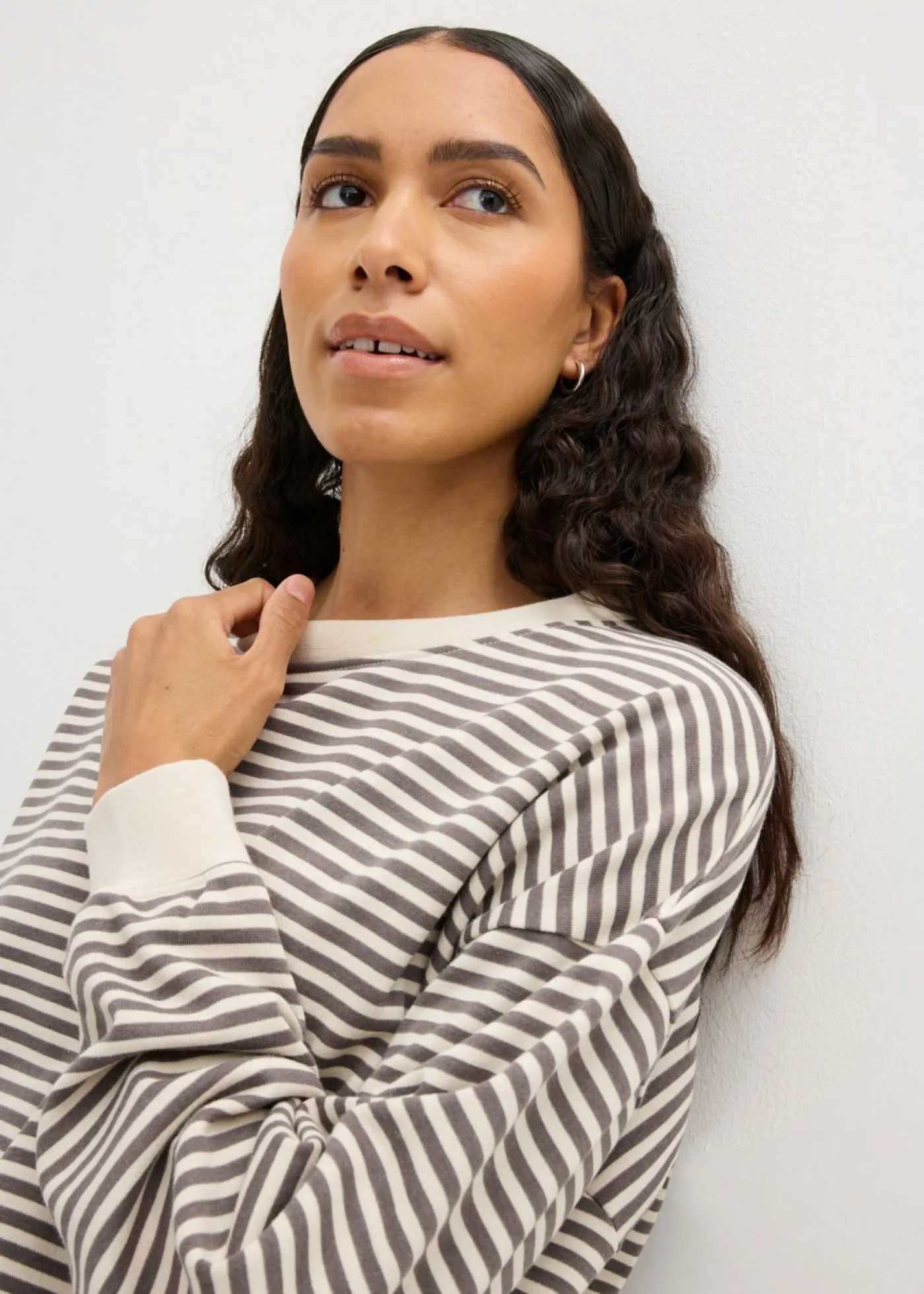 bonprix bonprix Básicos|Ropa Cómoda>Sudadera holgada gris ahumado-blanco lana con rayas