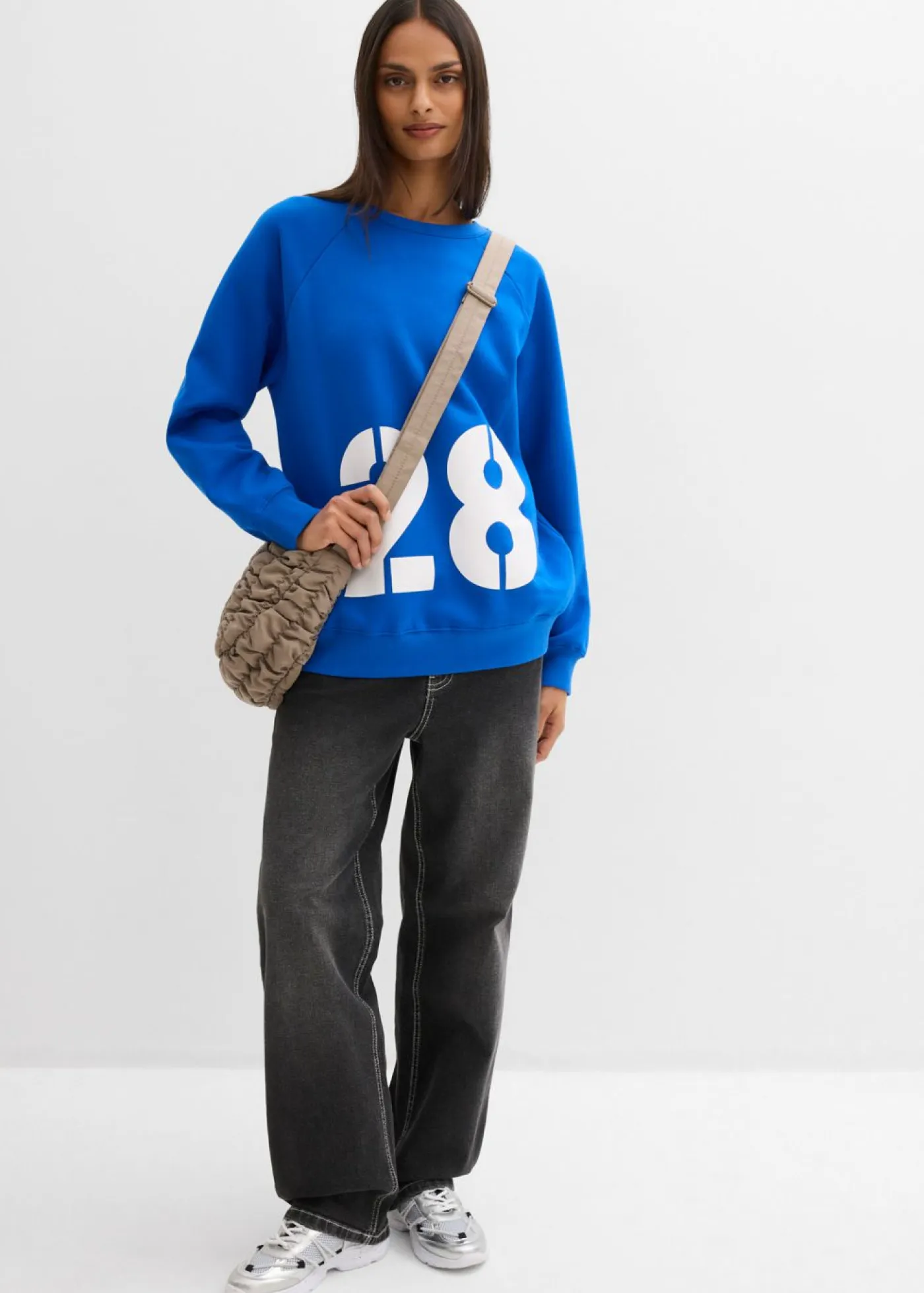 bonprix bonprix Ropa Cómoda>Sudadera oversize de algodón orgánico Azul ártico-blanco