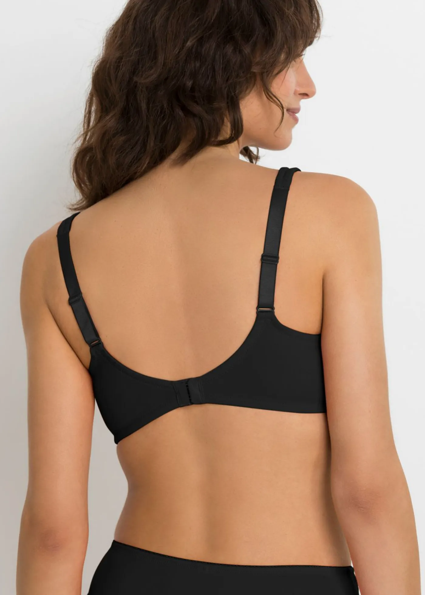 bonprix bonprix Sujetadores De Copa E A H|Sujetadores>Sujetador de camiseta con tirantes acolchados Negro