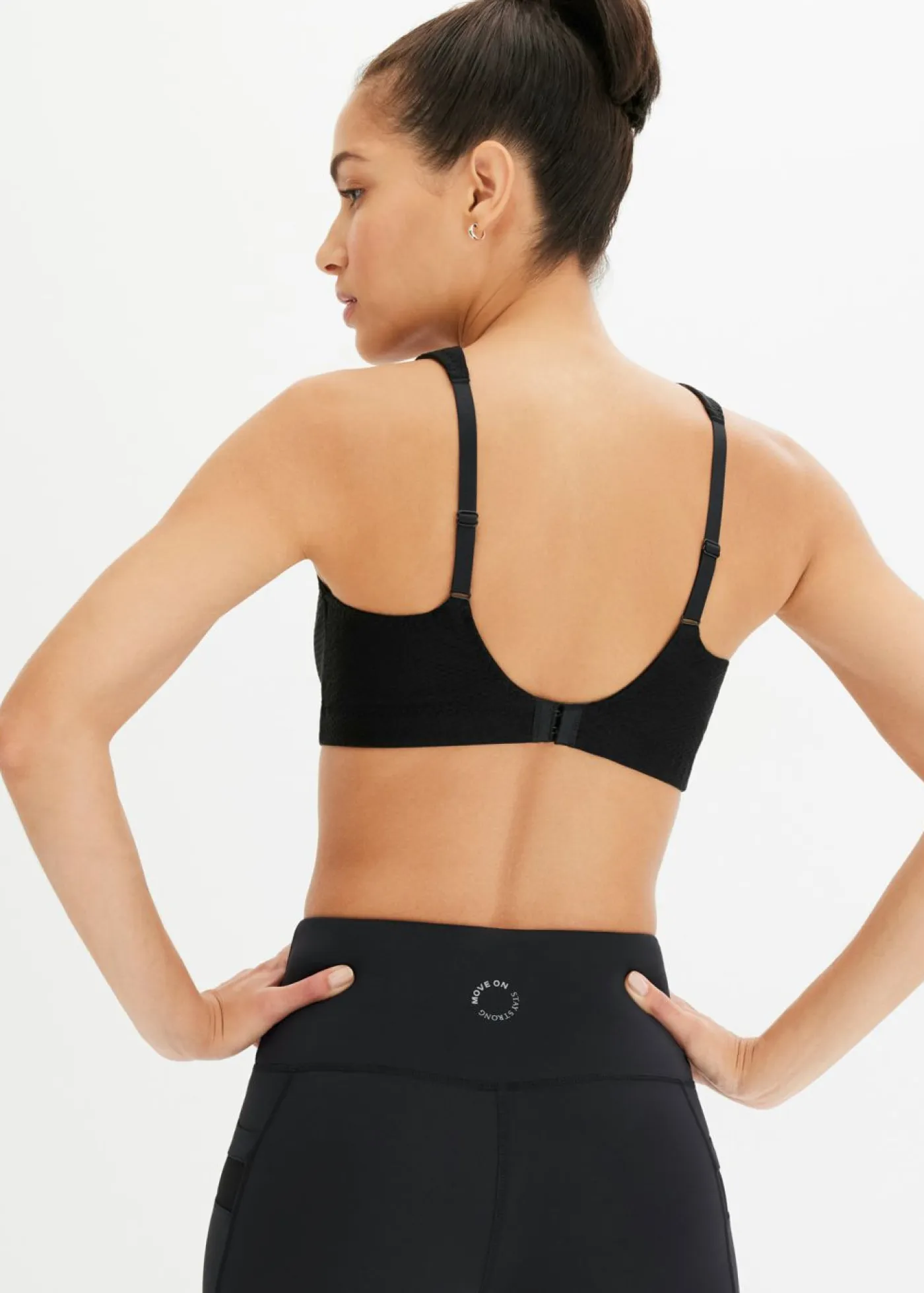 bonprix bonprix Ropa Deportiva>Sujetador deportivo con gran sujeción Negro/morado intenso