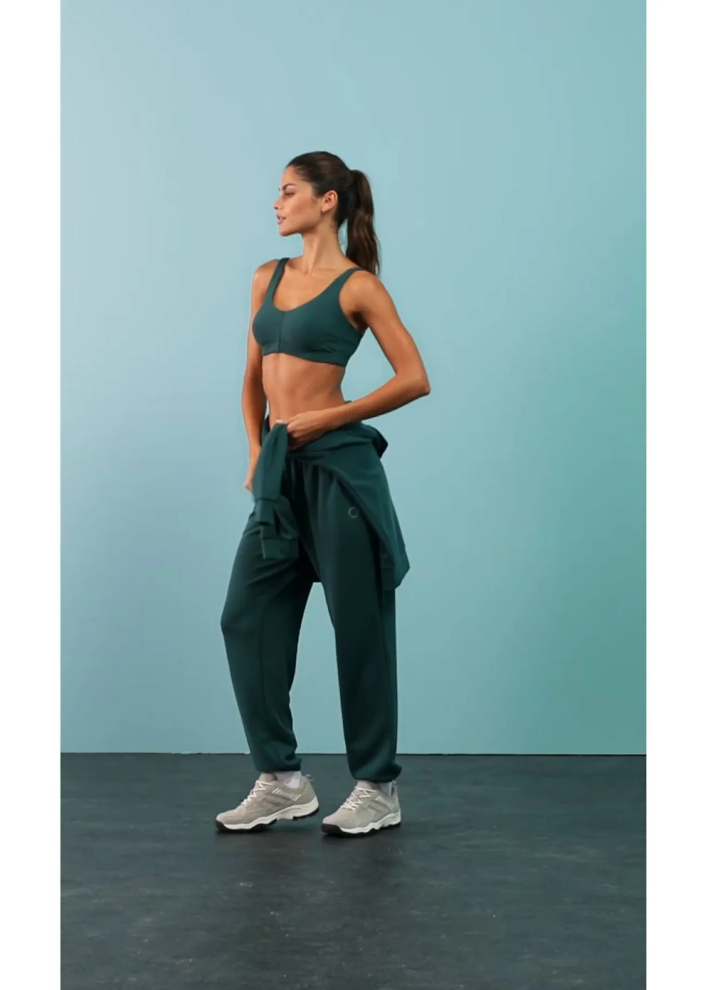 bonprix bonprix Sujetadores De Copa E A H|Sujetadores>Sujetador deportivo de tejido acanalado con sujeción ligera Verde petróleo