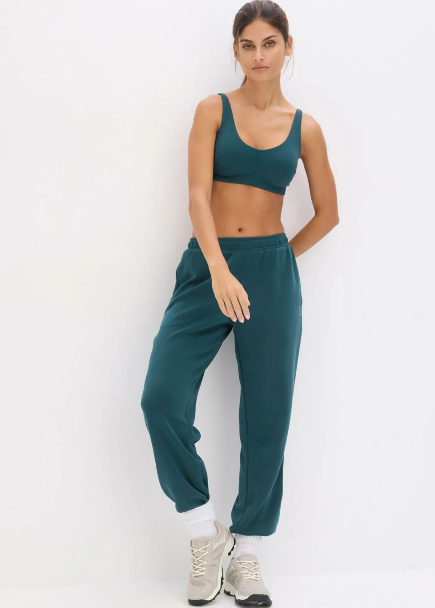 bonprix bonprix Sujetadores De Copa E A H|Sujetadores>Sujetador deportivo de tejido acanalado con sujeción ligera Verde petróleo