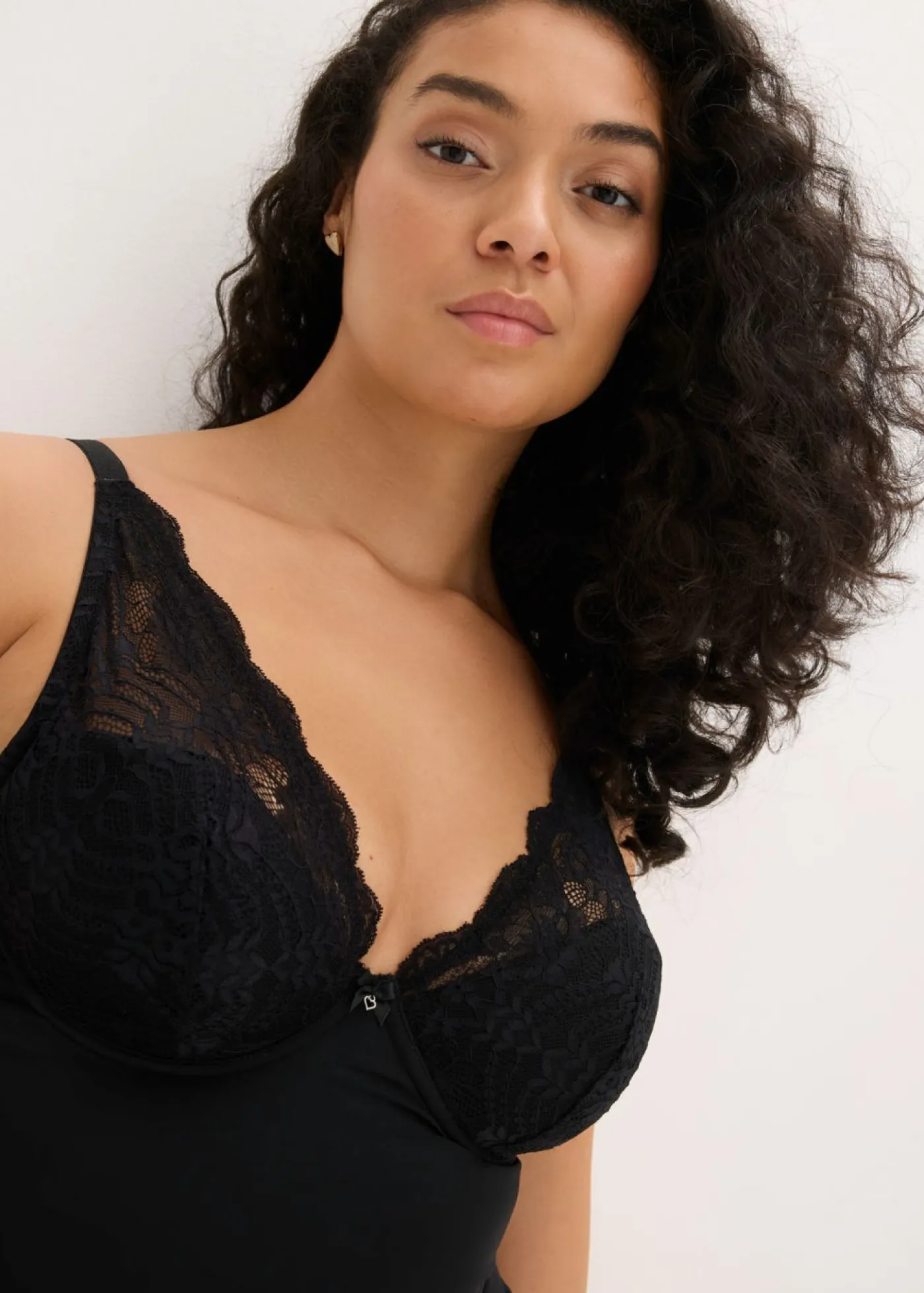 Mujer bonprix bonprix Sujetador tipo top con efecto moldeador medio y encaje