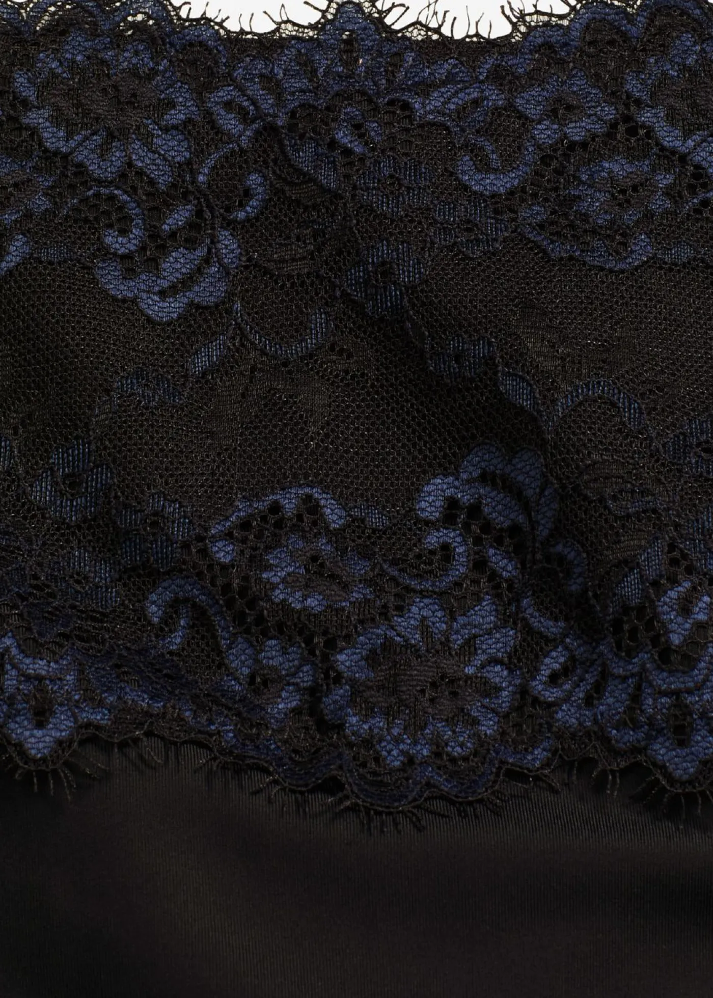 bonprix bonprix Ropa Interior Moldeadora|Bragas>Tanga con encaje y efecto moldeador medio Negro