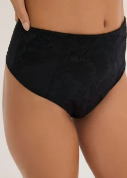 Mujer bonprix bonprix Tanga de talle alto con encaje delicado