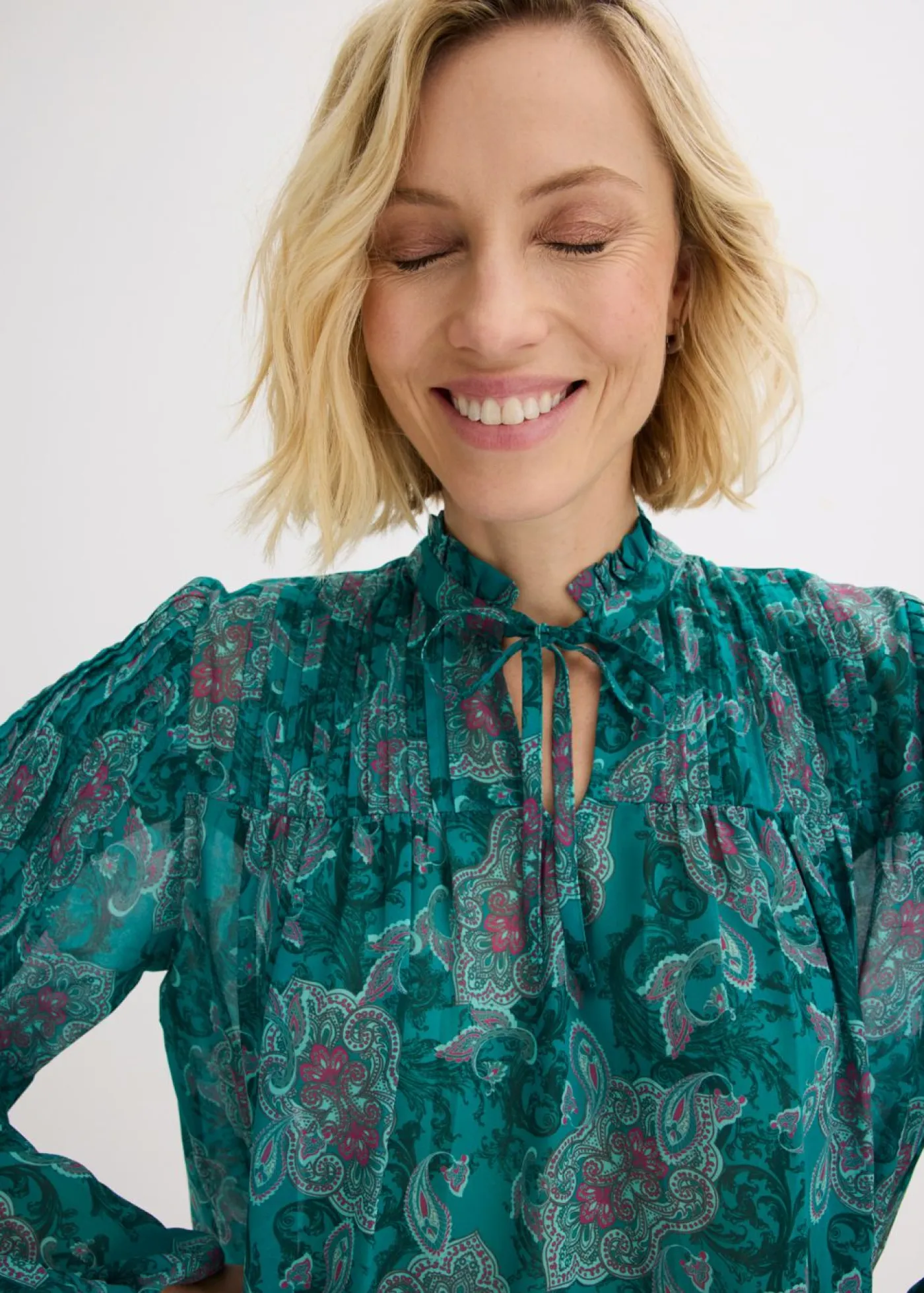 bonprix bonprix Camisas Y Blusas>Túnica de gasa con patrón paisley esmeralda oscuro-verde agua-fucsia oscuro