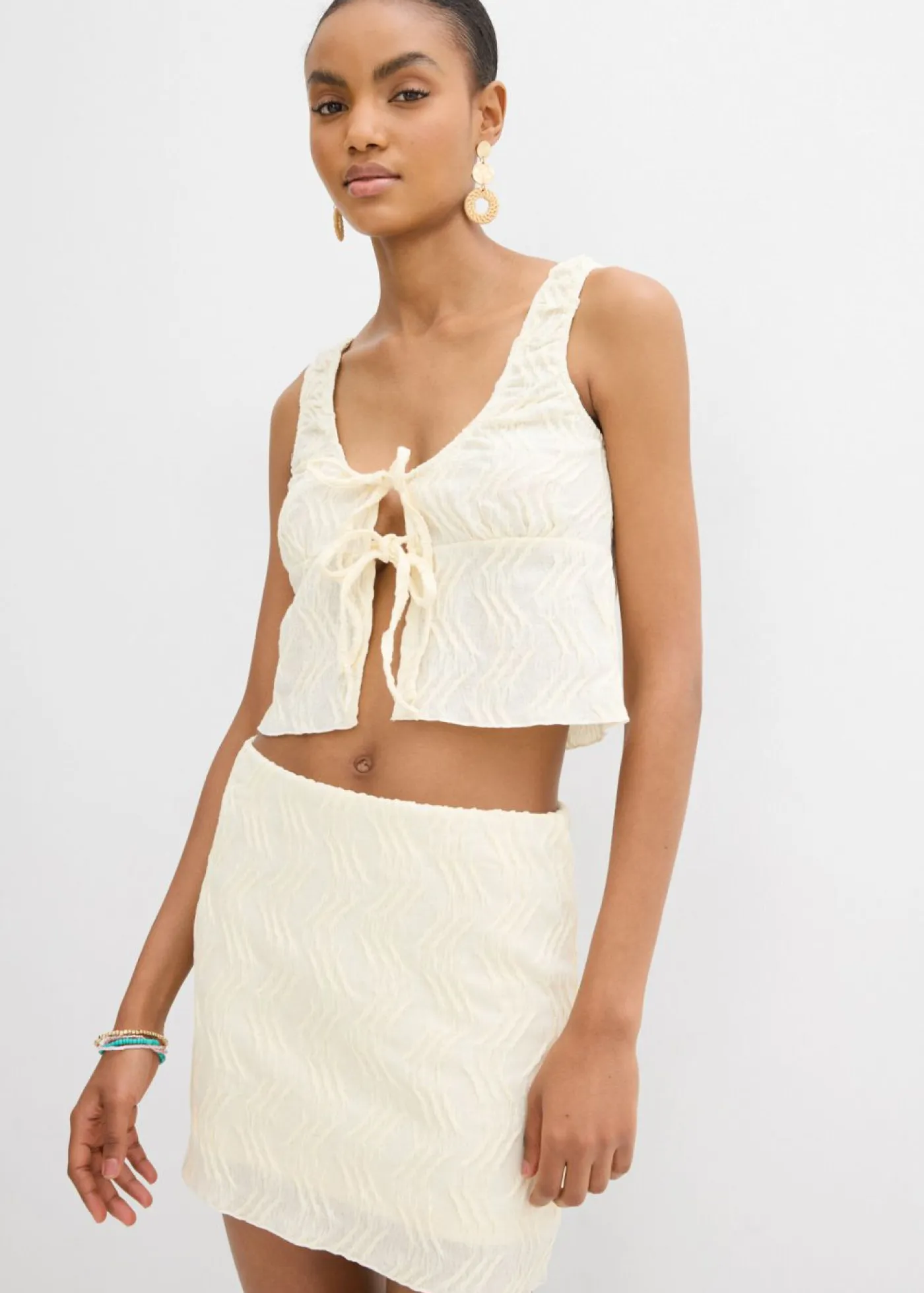 bonprix bonprix Camisetas>Top con cordones de aspecto estructurado Blanco-crema